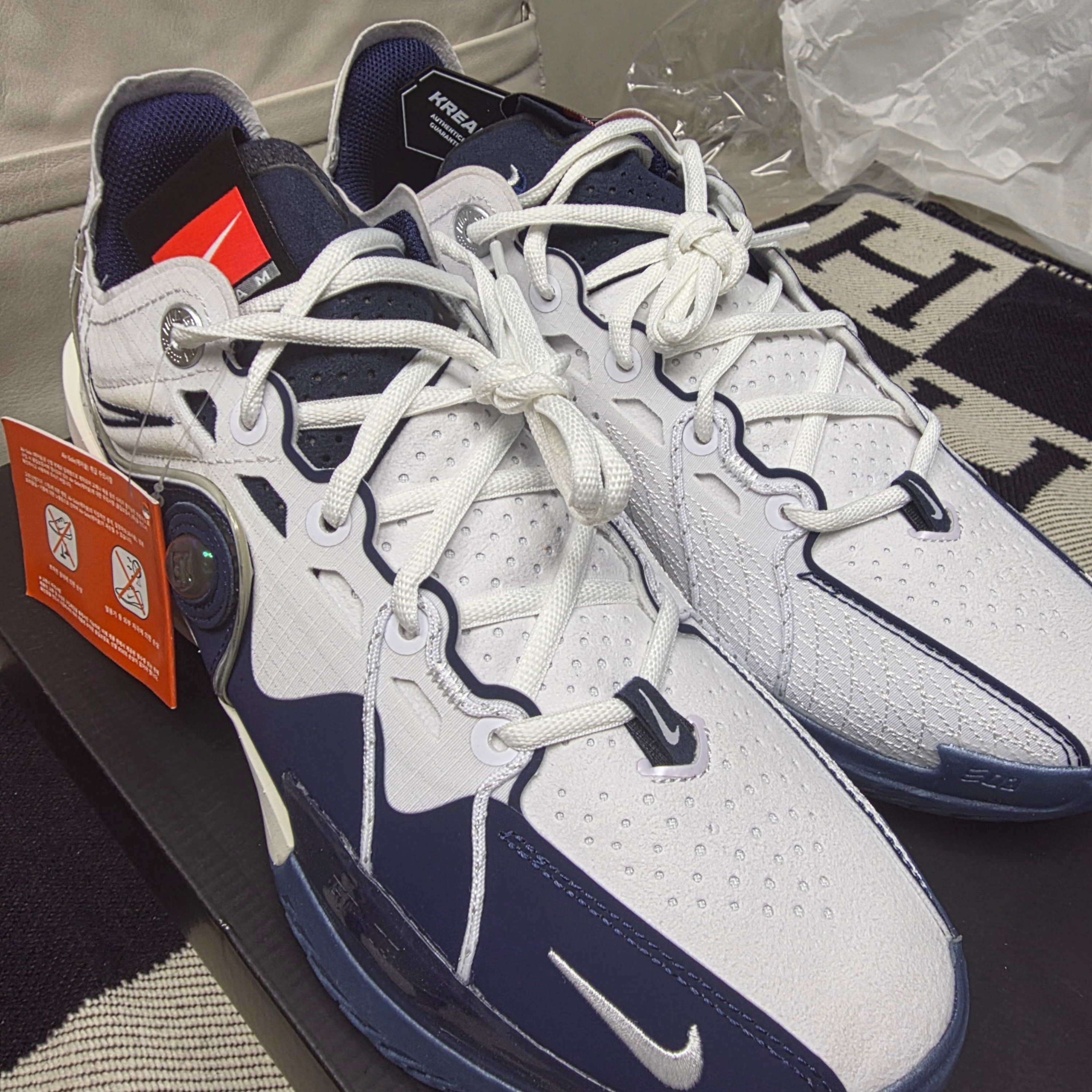 Nike Air Zoom GT Cut 3 ASW EP White Metallic Silver 착용 스타일 - 3