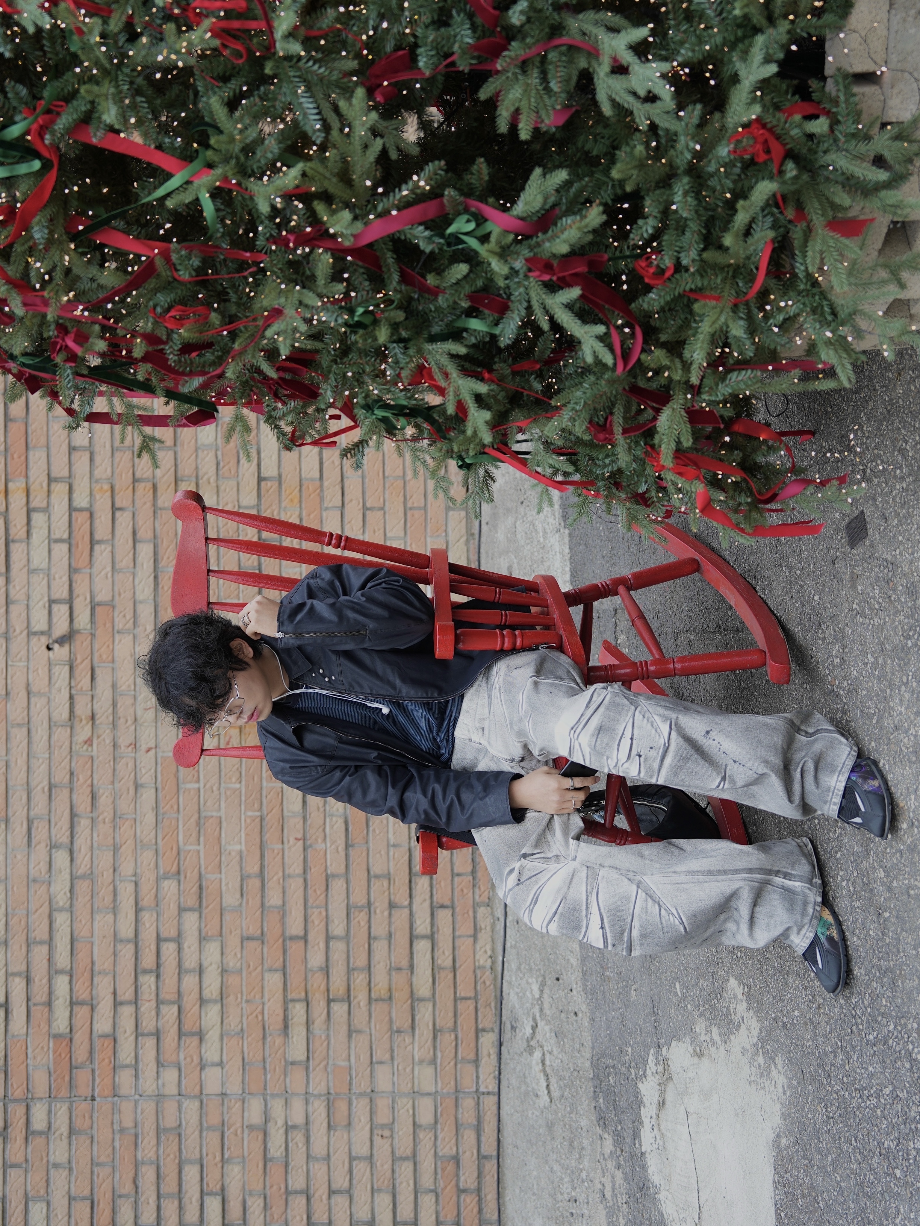 Gentle Monster Atomic 02 Silver, Nike x Martine Rose Shox MR4 Black Multi 착용 스타일 - 5