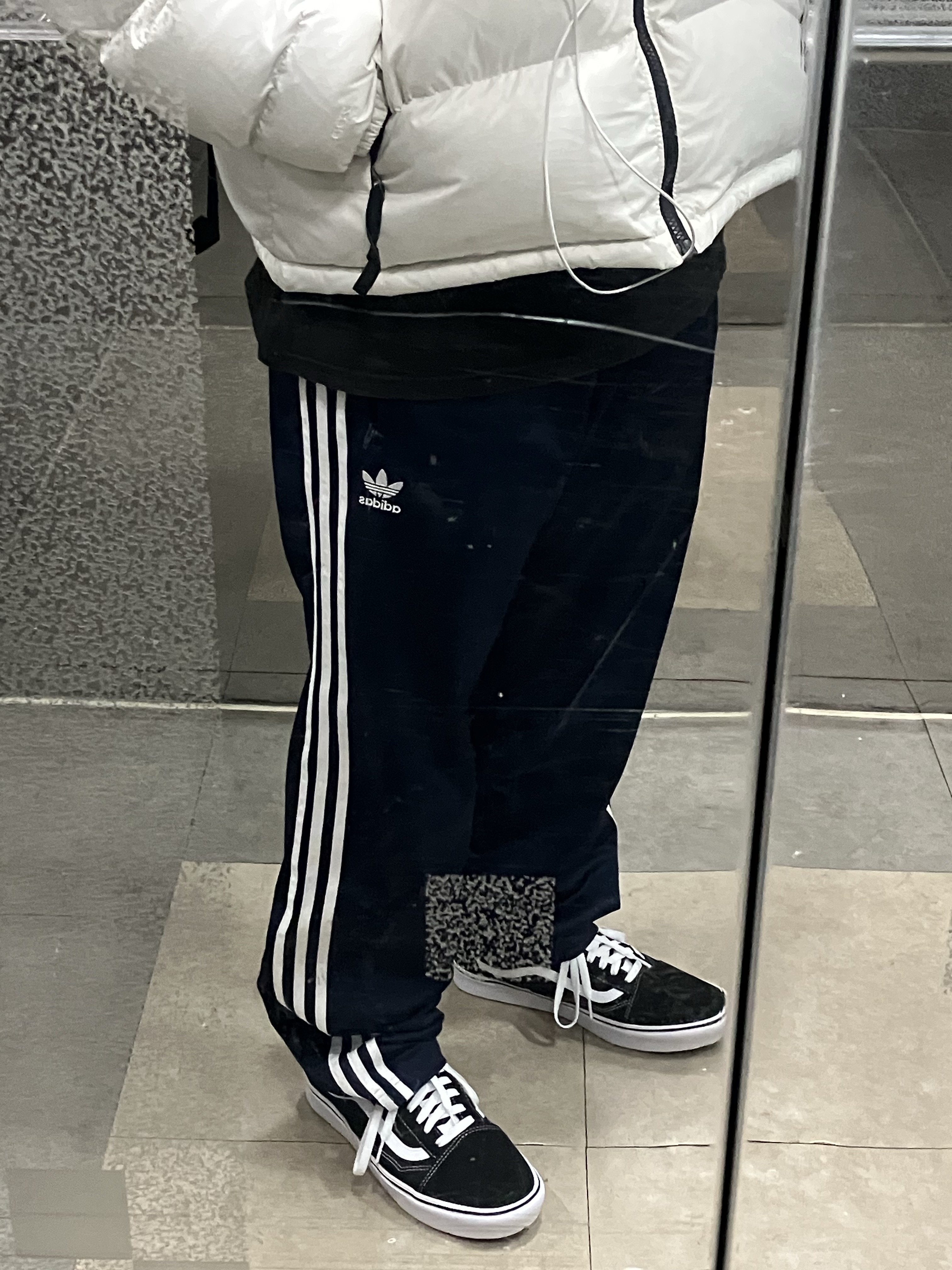 The North Face 1996 Retro Nuptse Jacket TNF White, Adidas Adicolor Classics Firebird Track Pants Night Indigo - KR Sizing 착용 스타일