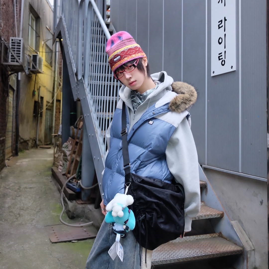 SPORT CHAMBER Track DuckDown Vest Blue 착용 스타일 - 9