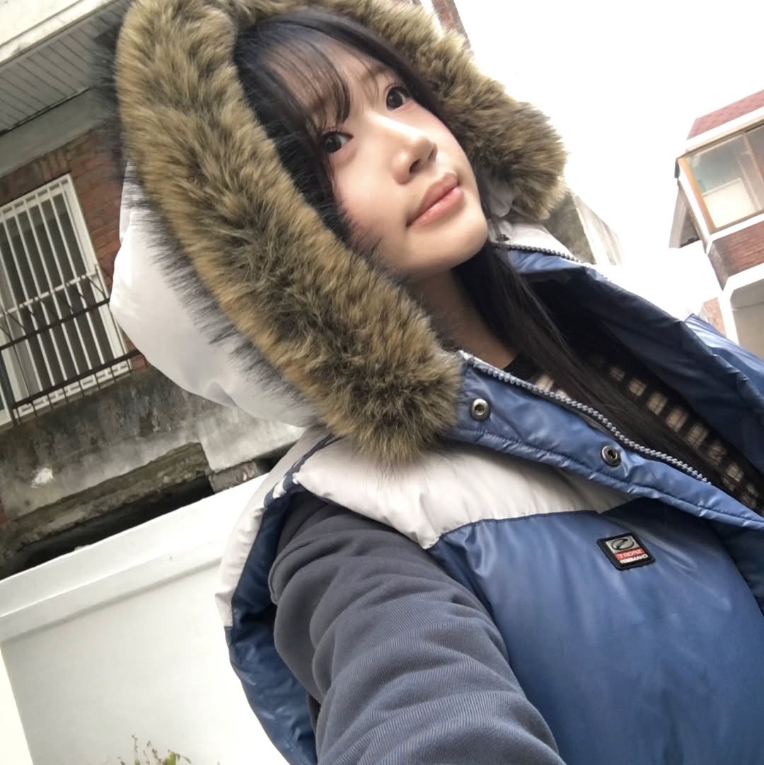 SPORT CHAMBER Track DuckDown Vest Blue, SPORT CHAMBER SC Play T-Shirt Cream 착용 스타일 - 6