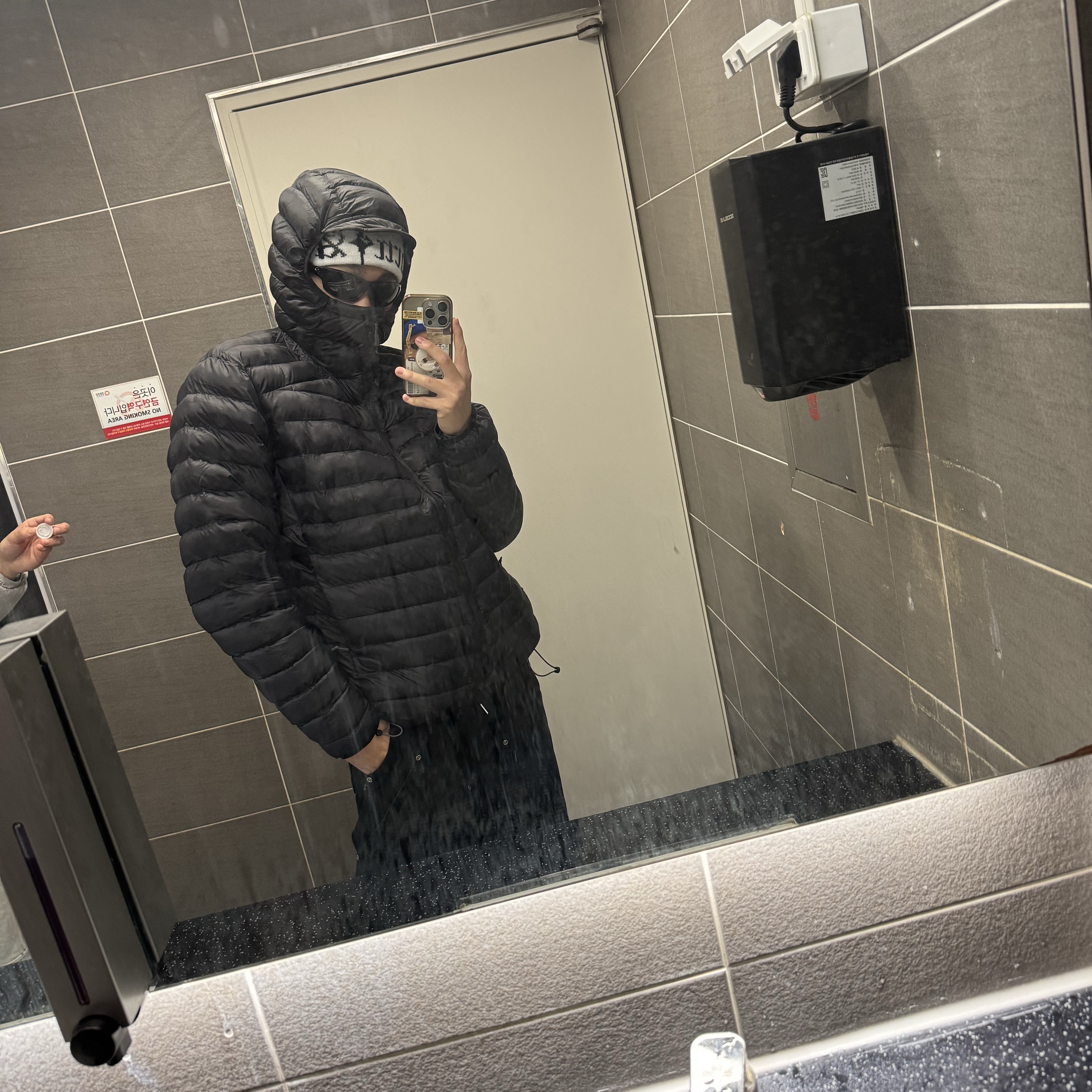 Rab Cirrus Alpine Insulated Jacket Black 착용 스타일