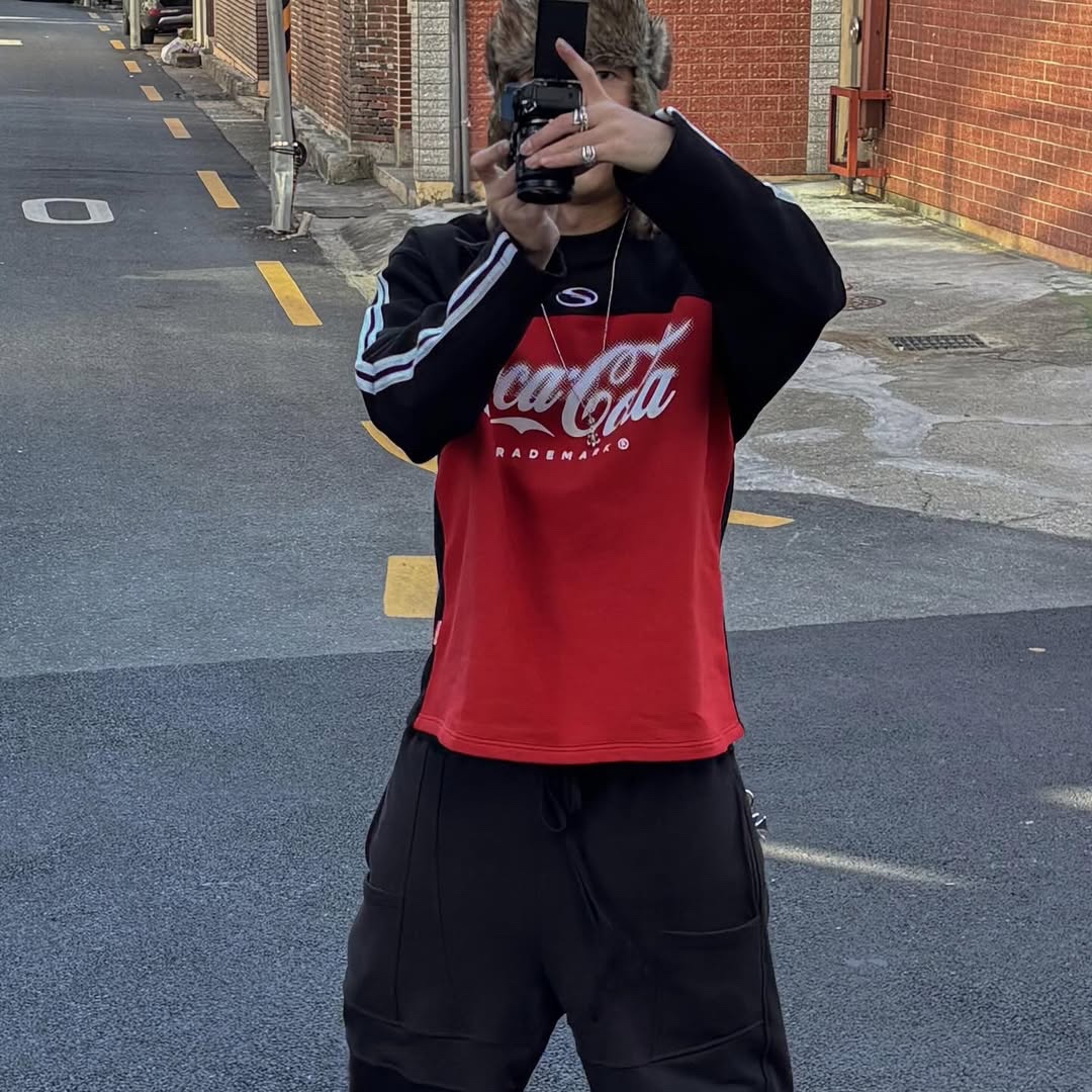 SPORT CHAMBER x Coca-Cola Crew T-shirt Black 착용 스타일 - 4