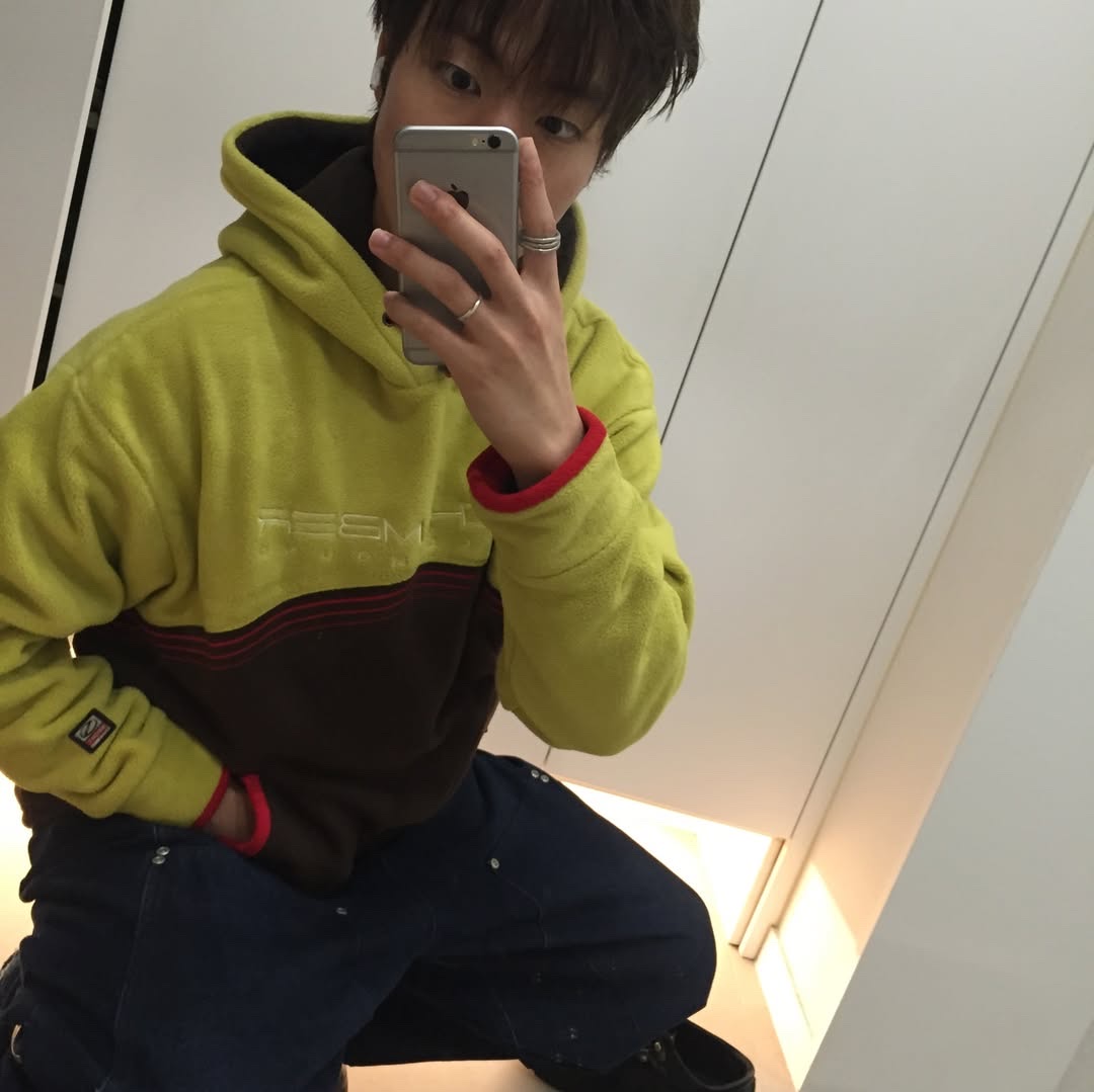 SPORT CHAMBER Bench Fleece Hood T-Shirt Yellow 착용 스타일 - 2