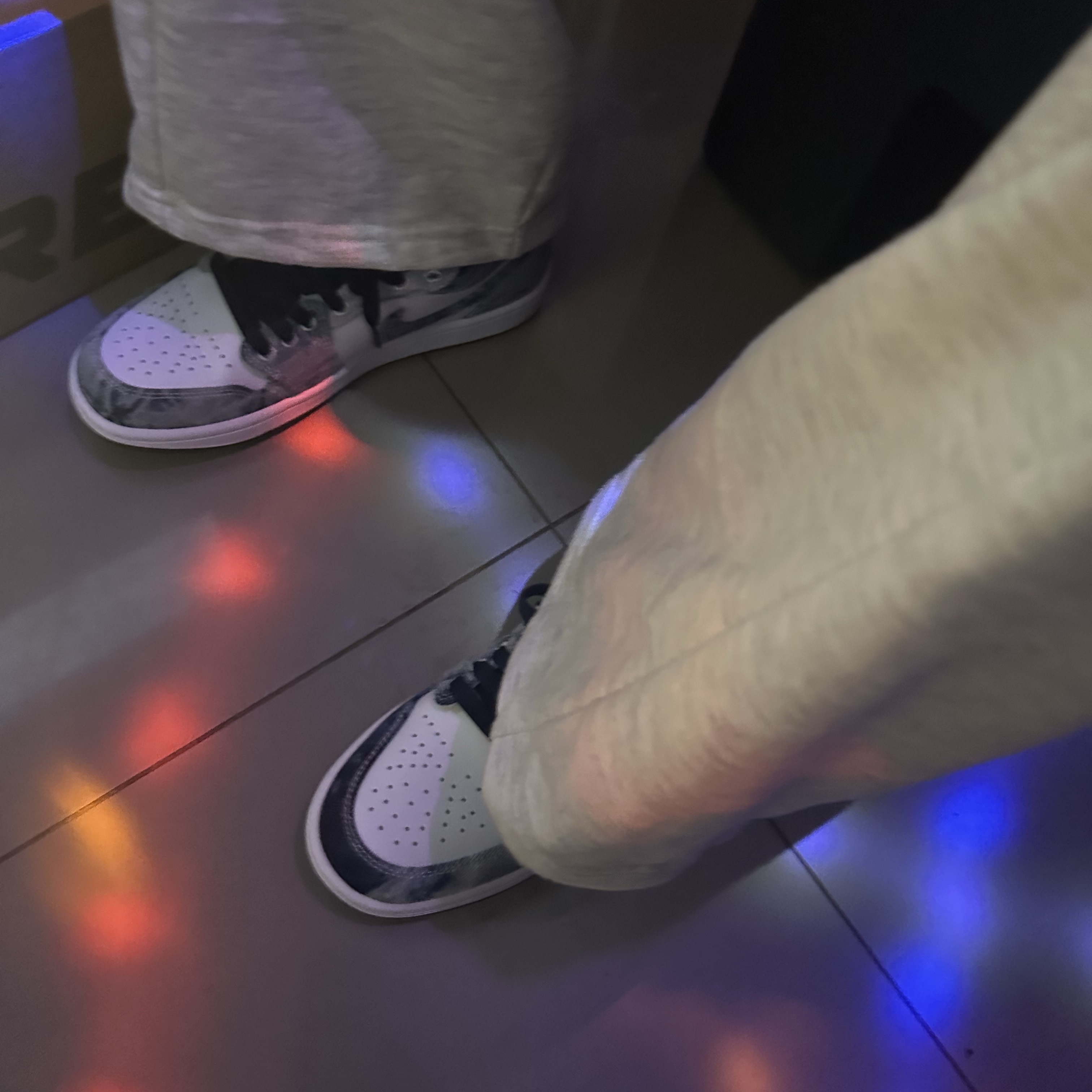 Jordan 1 Low SE Washed Denim 착용 스타일