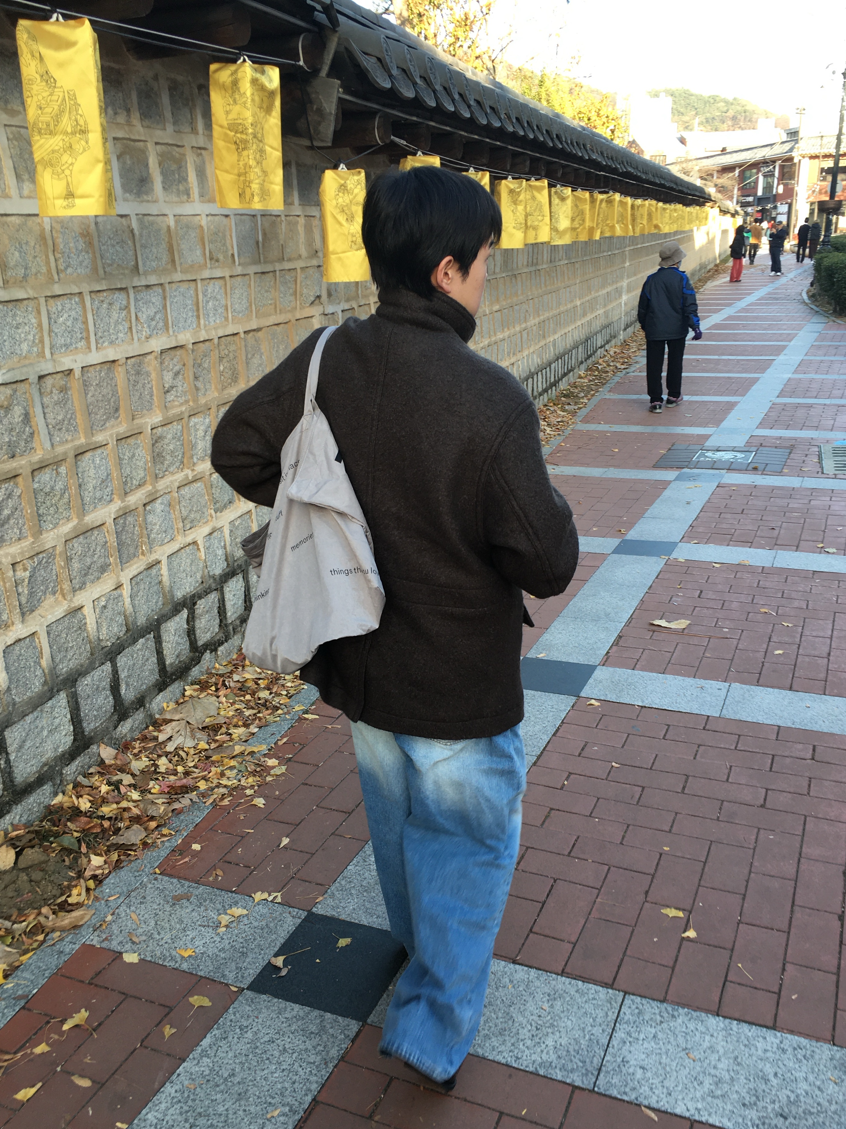 noun Wide Denim Pants Mid Blue 착용 스타일