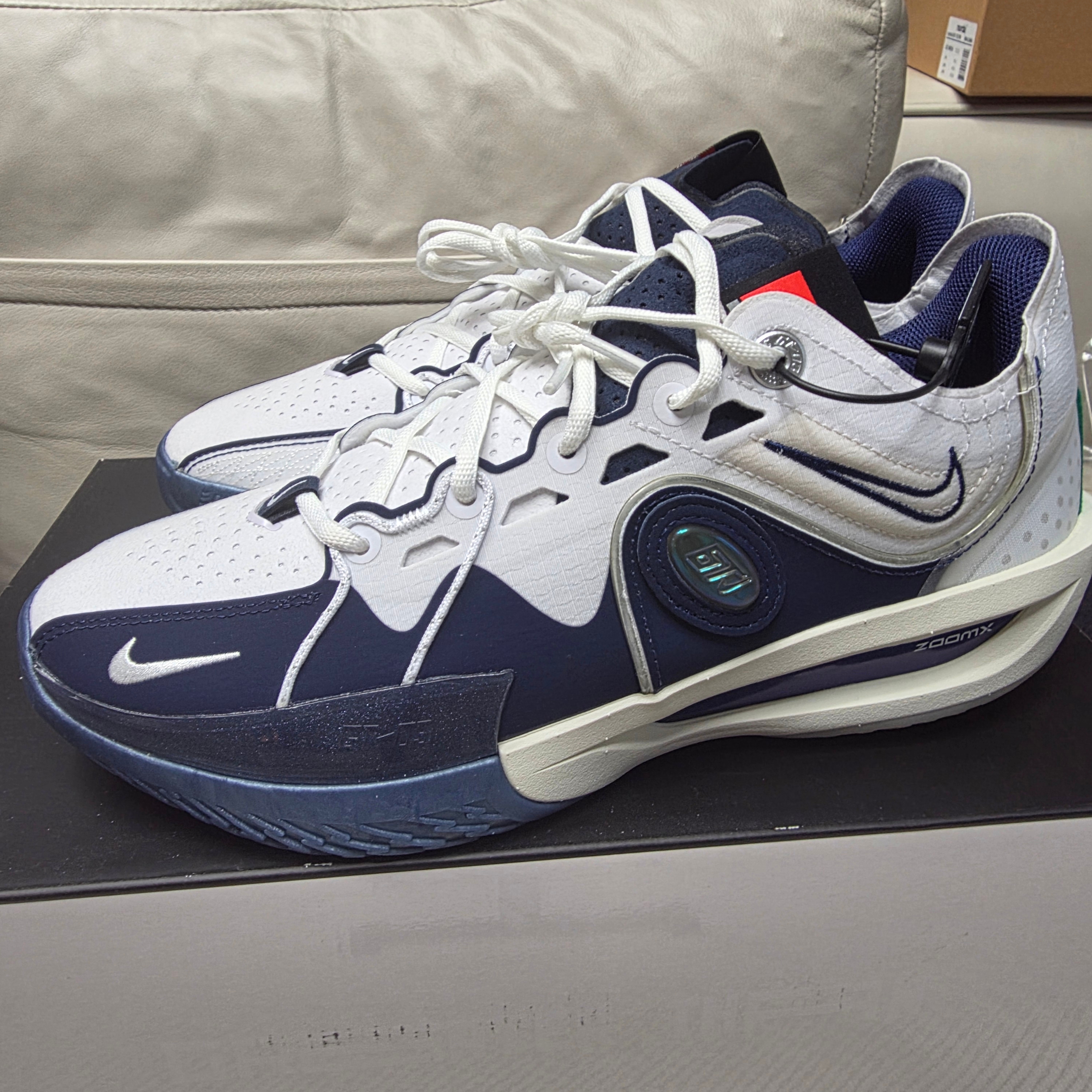 Nike Air Zoom GT Cut 3 ASW EP White Metallic Silver 착용 스타일 - 1