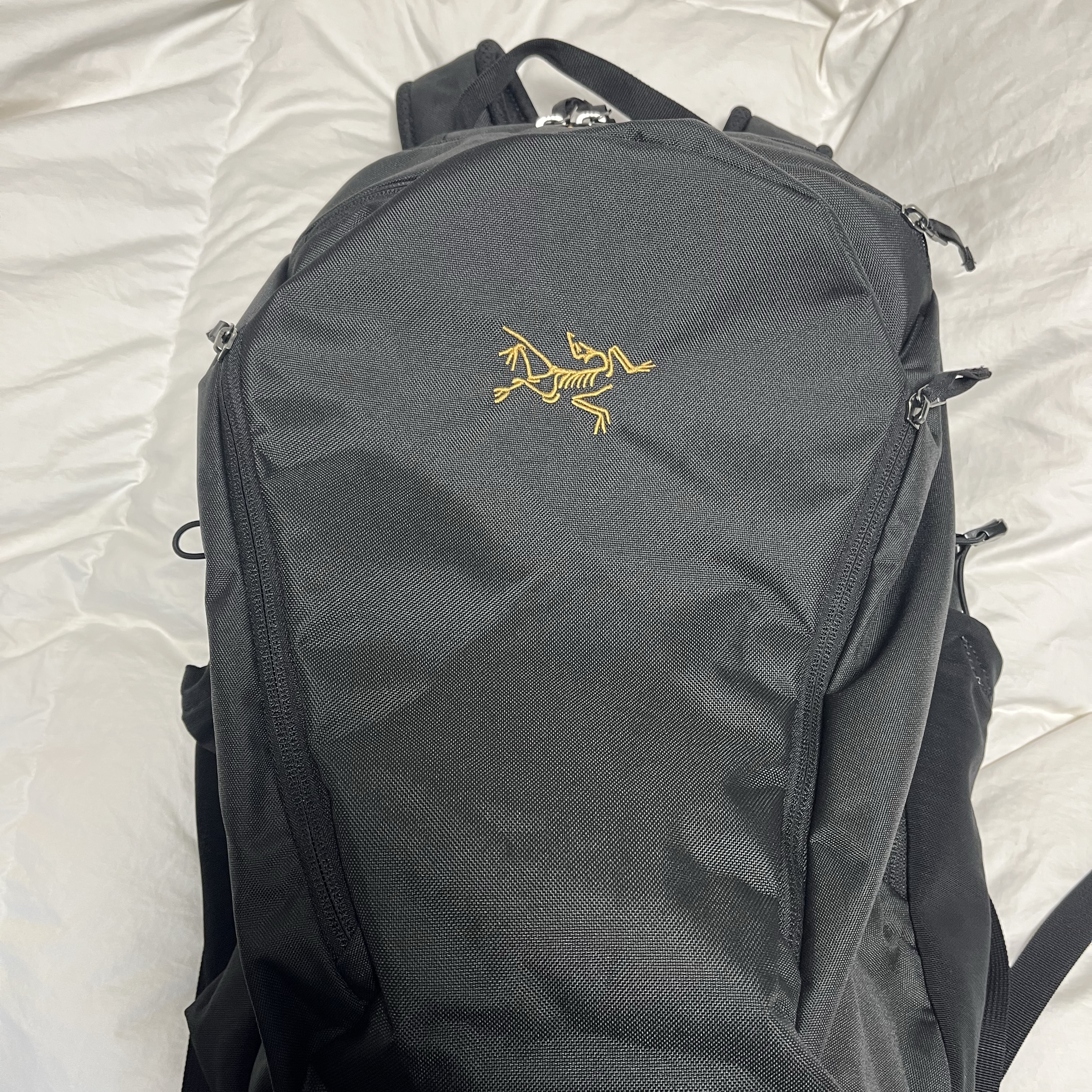 Arc'teryx Mantis 26 Backpack Black 착용 스타일 - 1