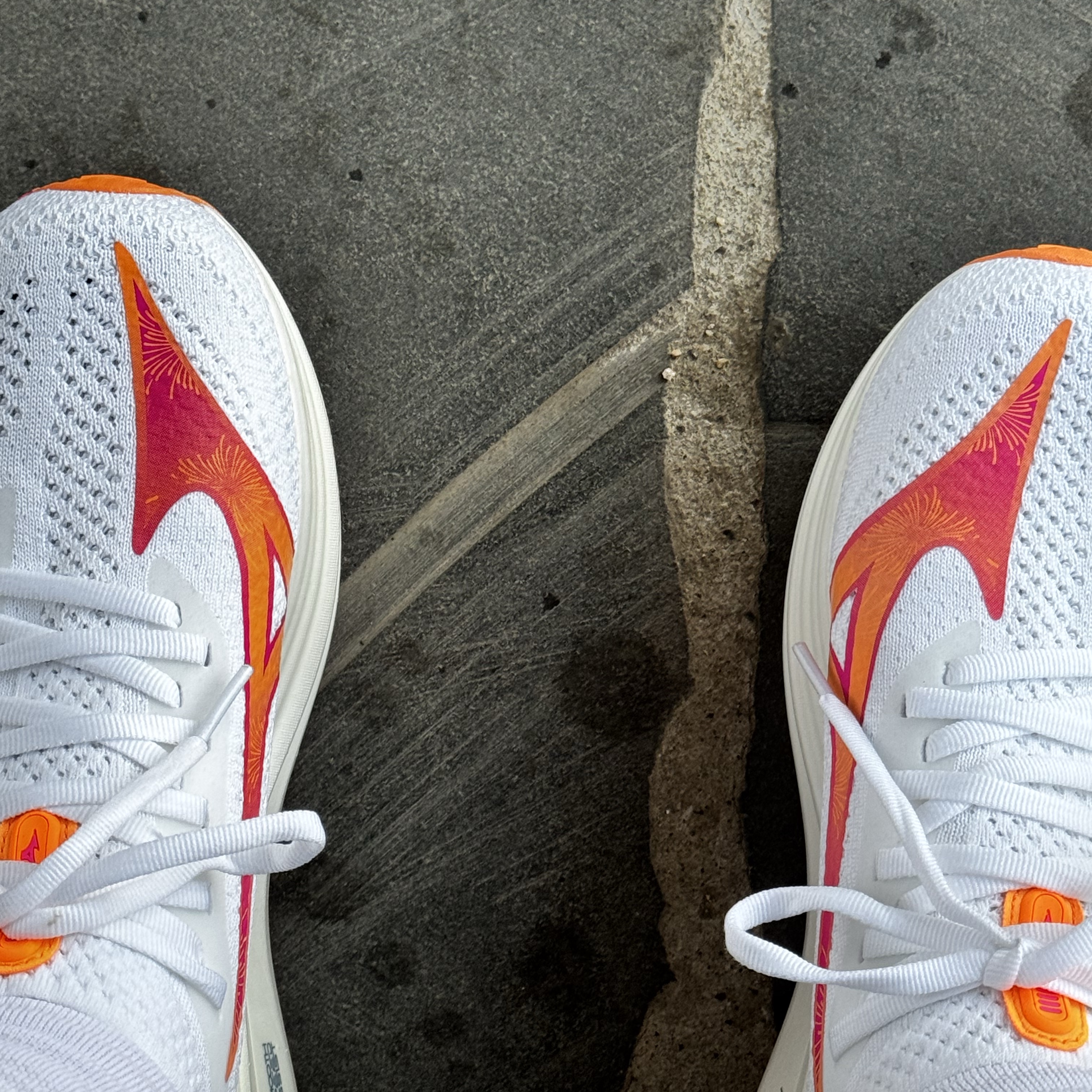 Mizuno Neo Zen White Tang Orange 착용 스타일