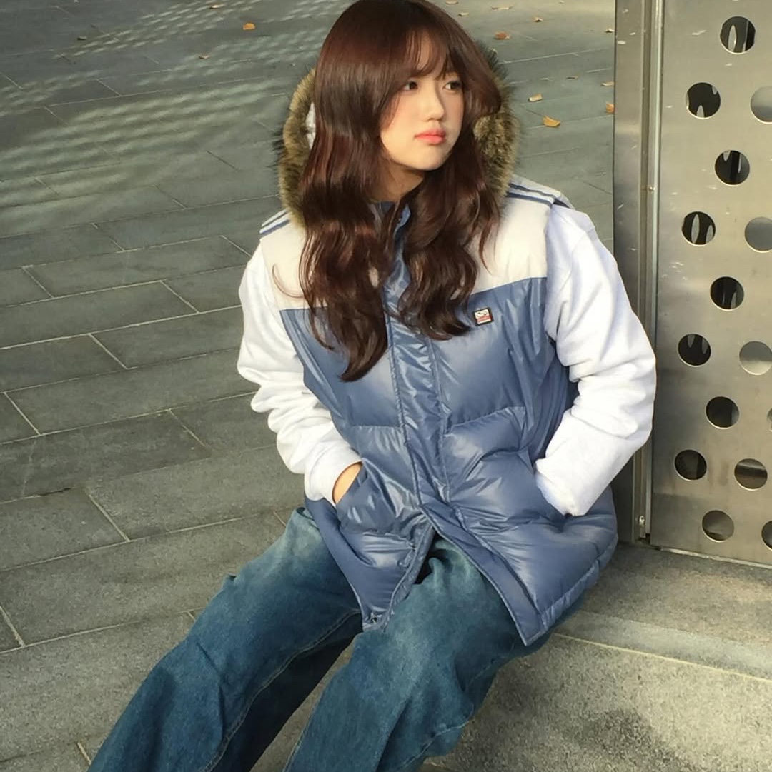 SPORT CHAMBER Track DuckDown Vest Blue 착용 스타일 - 1