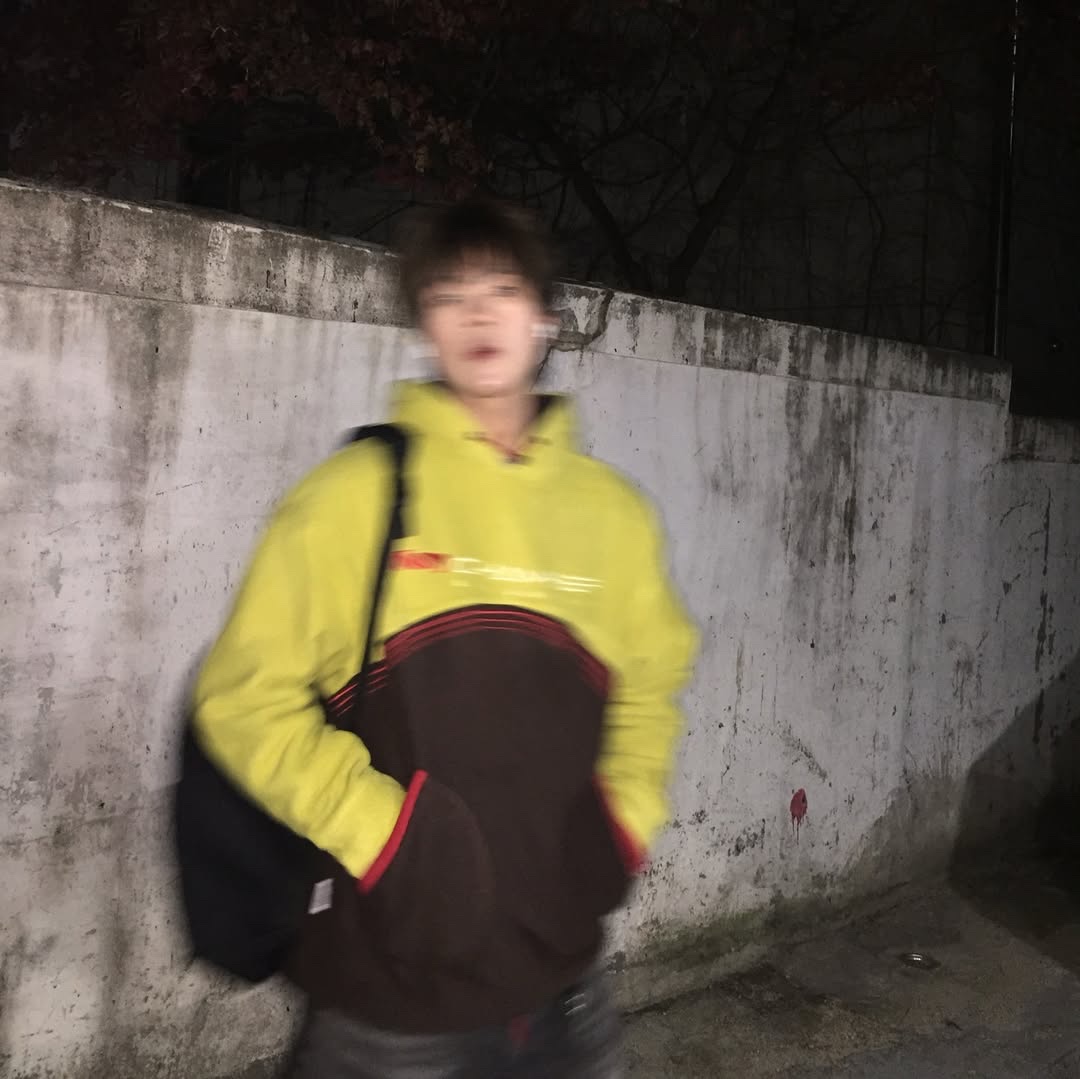 SPORT CHAMBER Bench Fleece Hood T-Shirt Yellow 착용 스타일 - 1