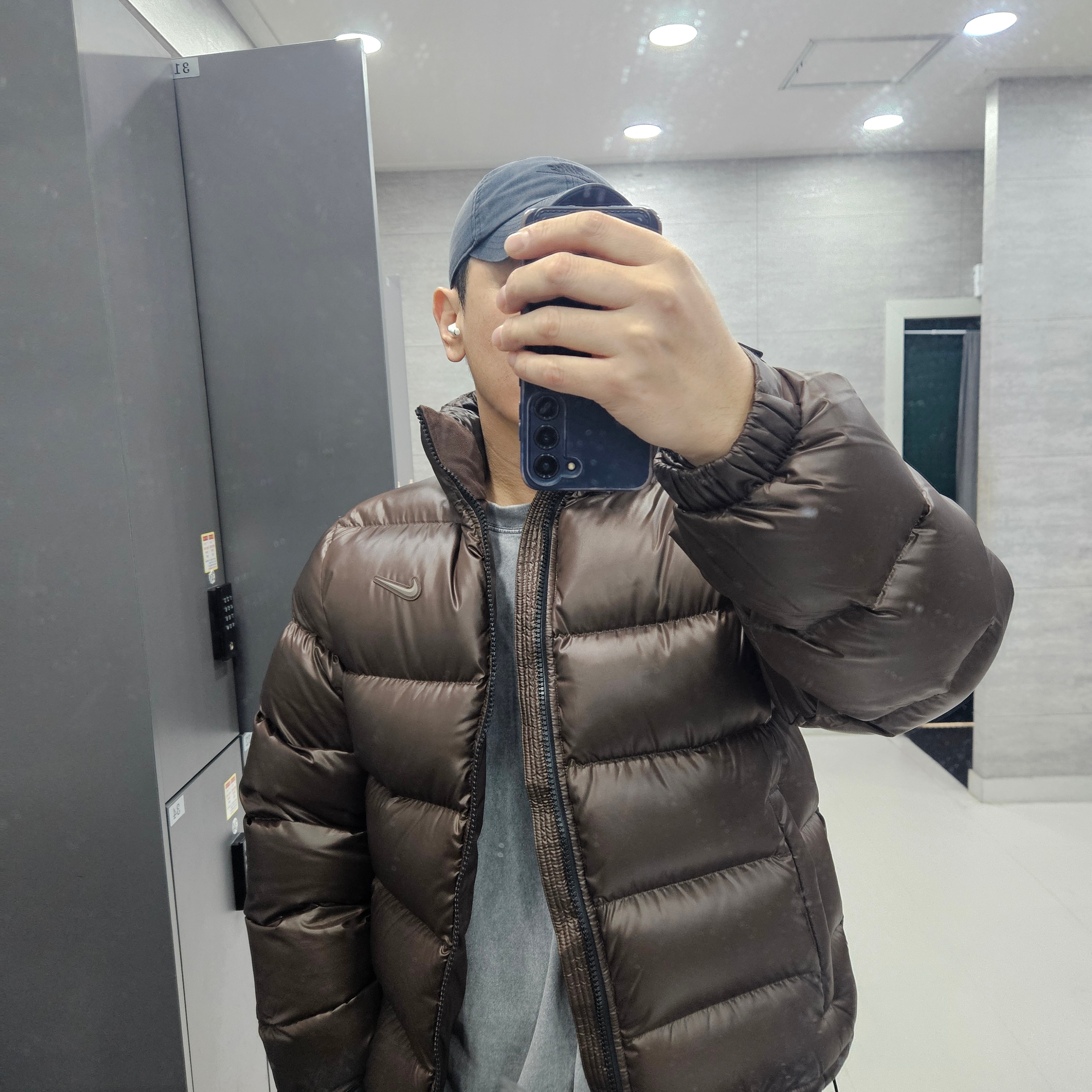 Nike x Drake Nocta Sunset Puffer Jacket Baroque Brown Olive Grey - Asia 착용 스타일 - 2