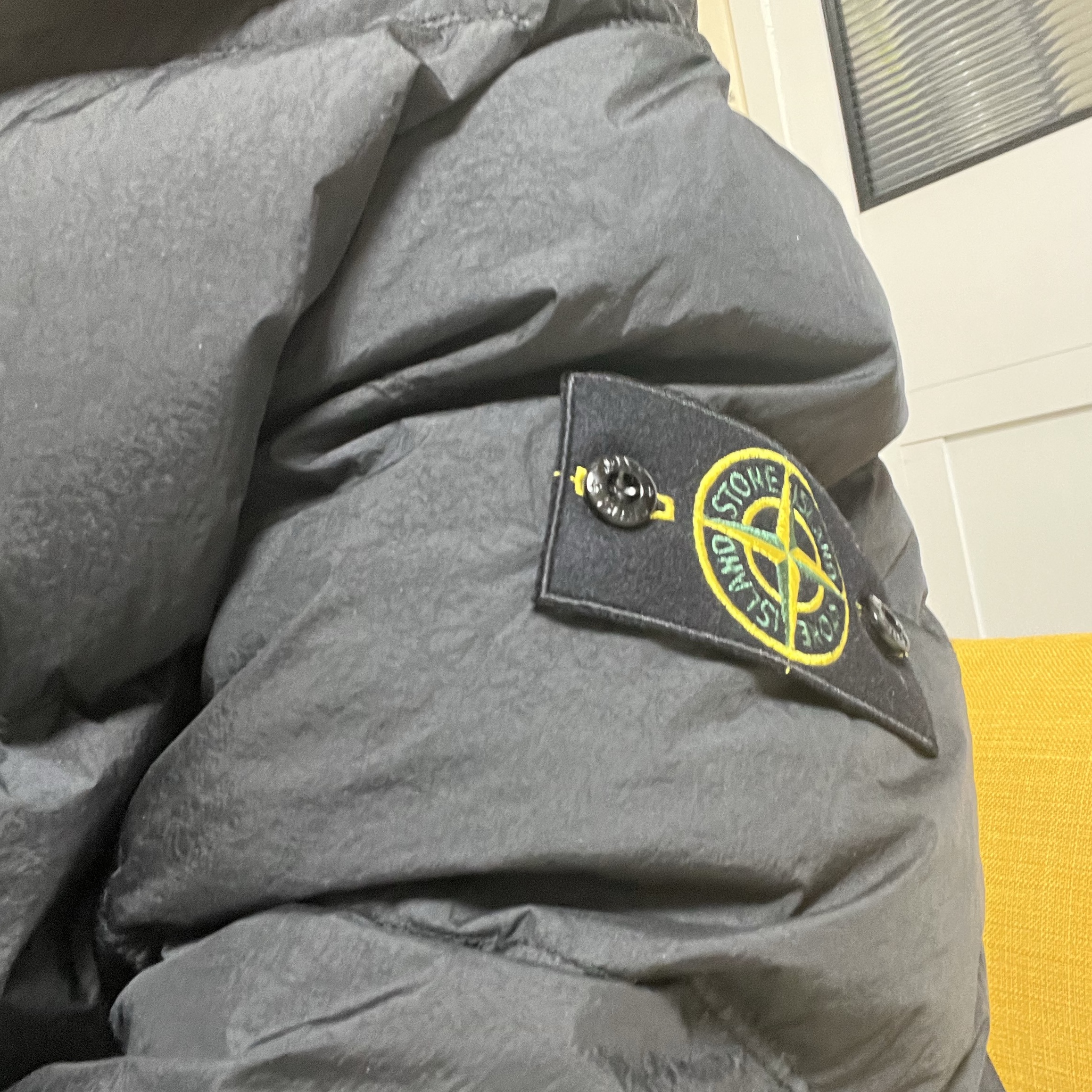 Stone Island 4100011 Crinkle Reps NY Recycled Nylon Hooded Down Jacket Black - 25FW 착용 스타일 - 1