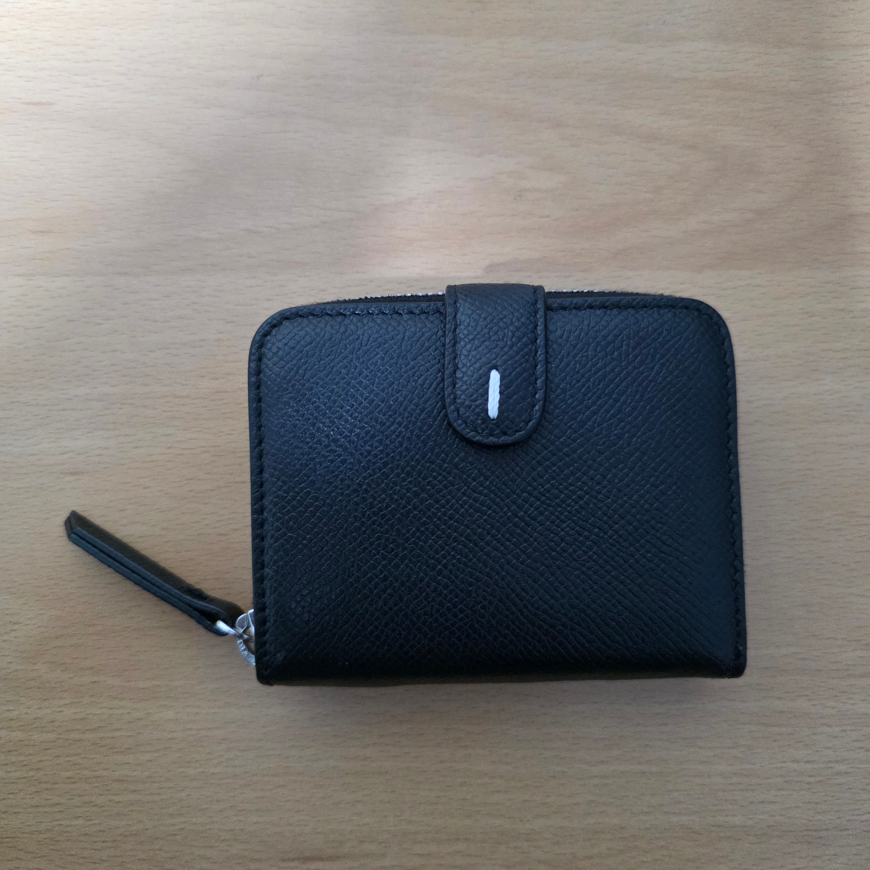 Maison Margiela Zip Around Compact Wallet Black 착용 스타일 - 2