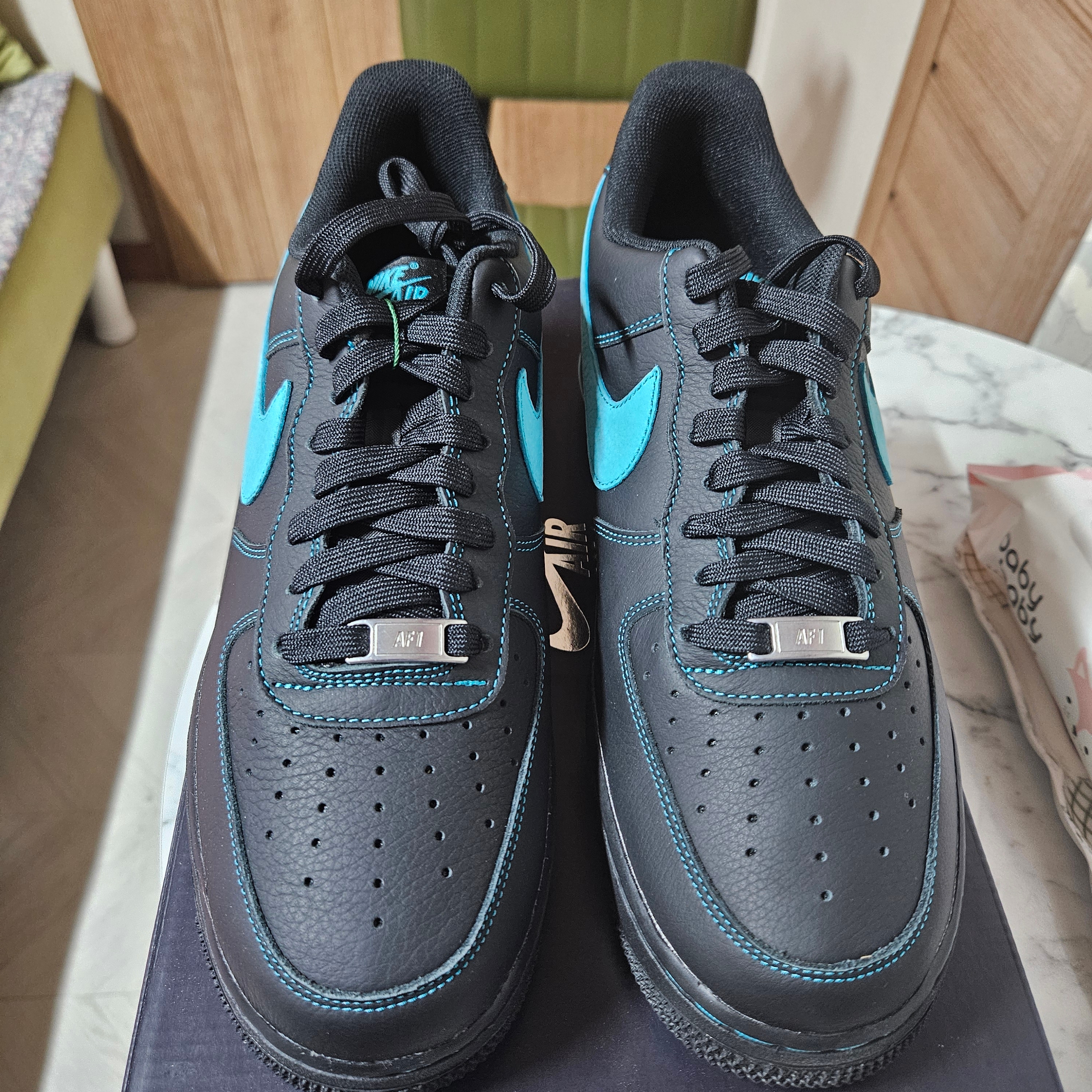 Nike Air Force 1 Low Black Aurora Green 착용 스타일 - 2