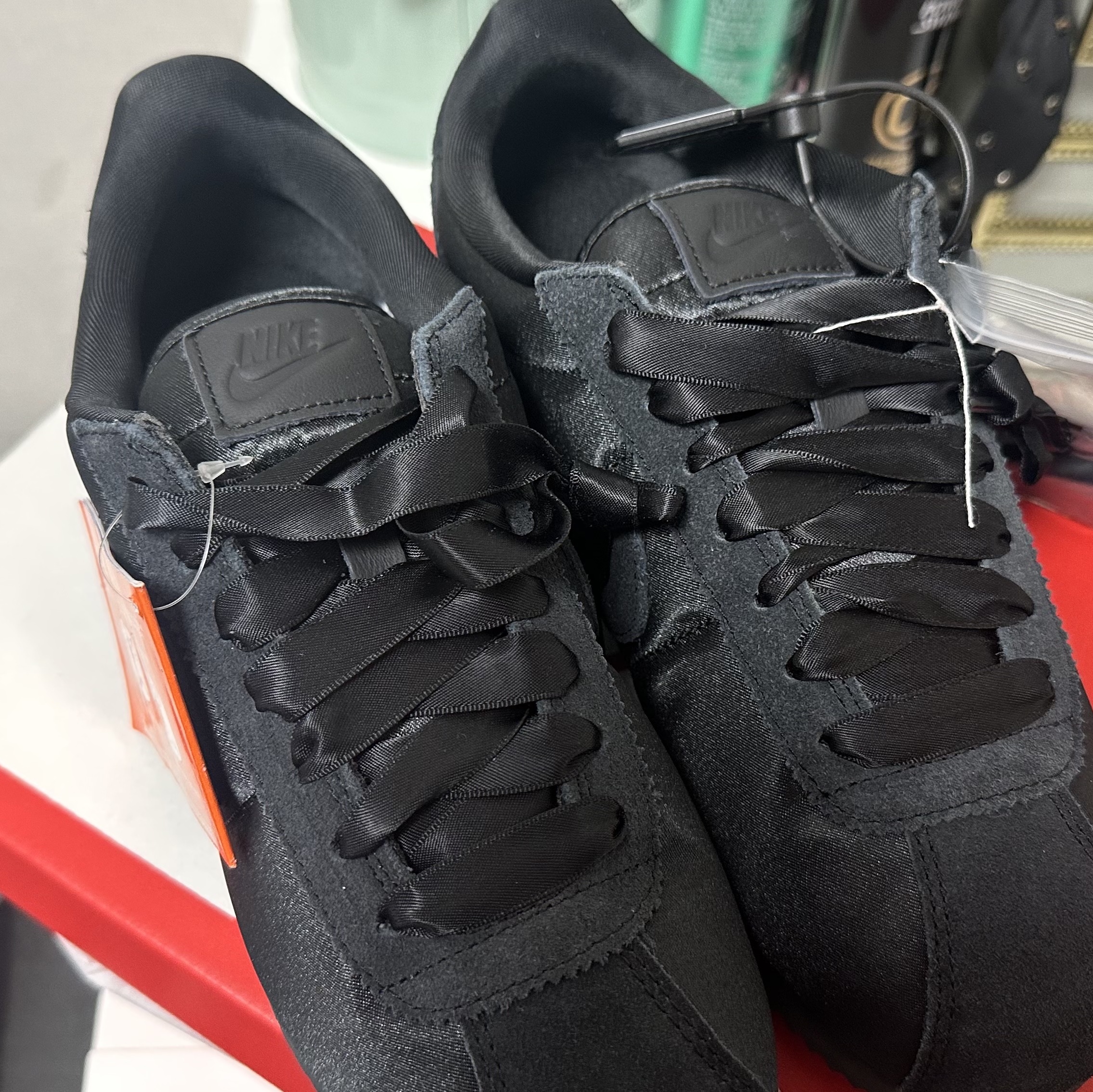 (W) Nike Cortez Textile Black 착용 스타일