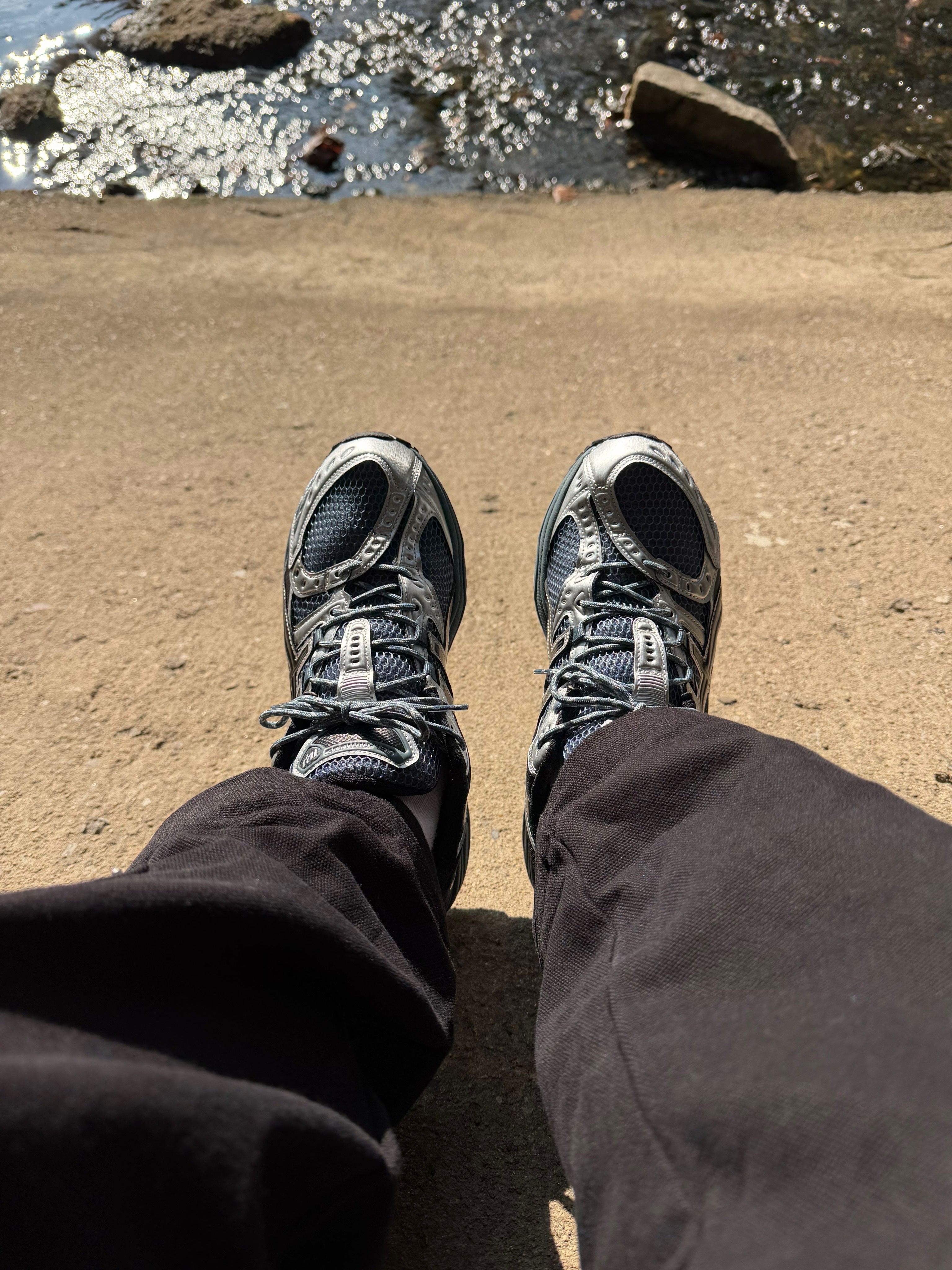 Asics Gel-Nimbus 10.1 Ironclad Graphite Grey, Asics Gel-Nimbus 10.1 Black Grand Shark 착용 스타일 - 9