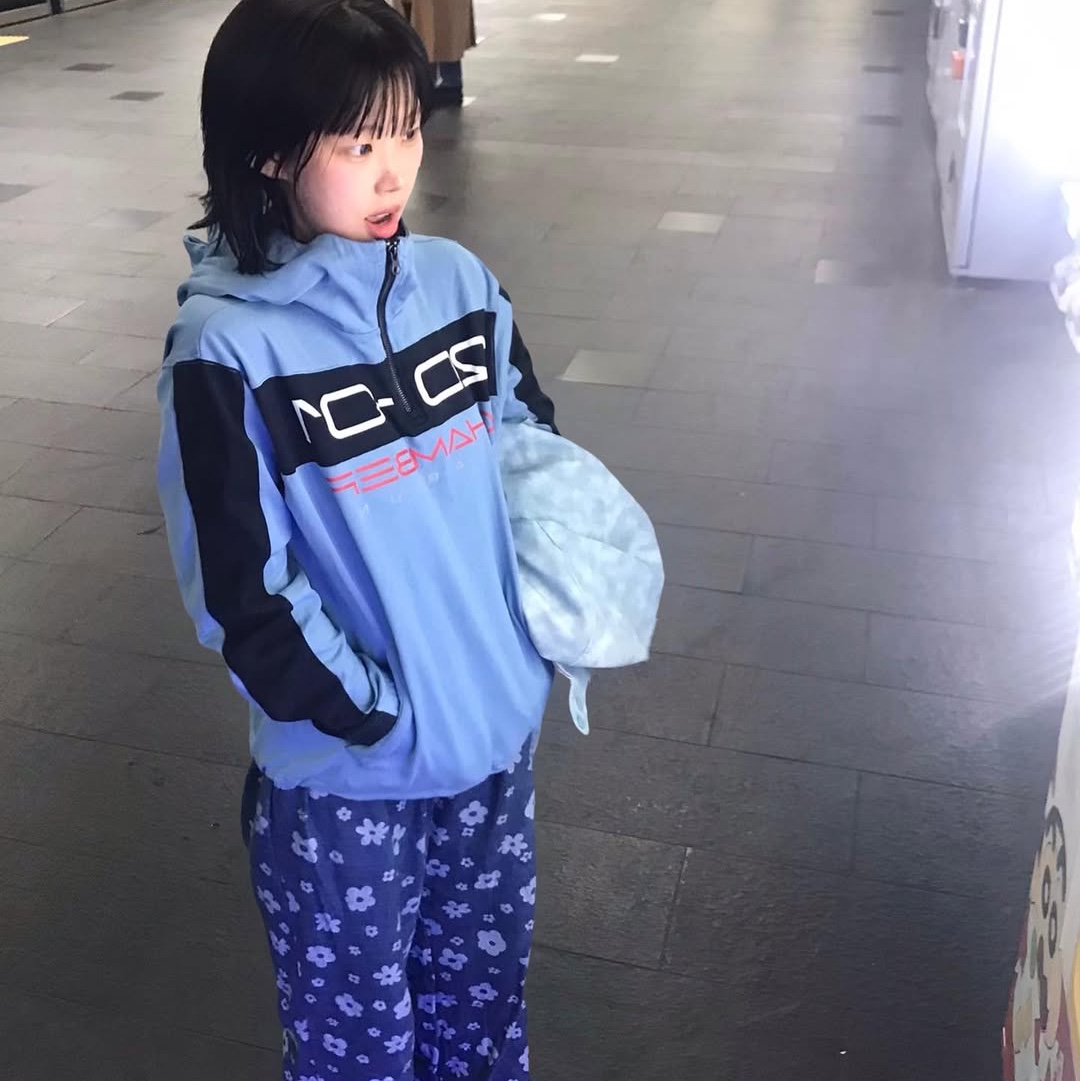 SPORT CHAMBER Guard Hood T-Shirt Sky Blue 착용 스타일 - 2