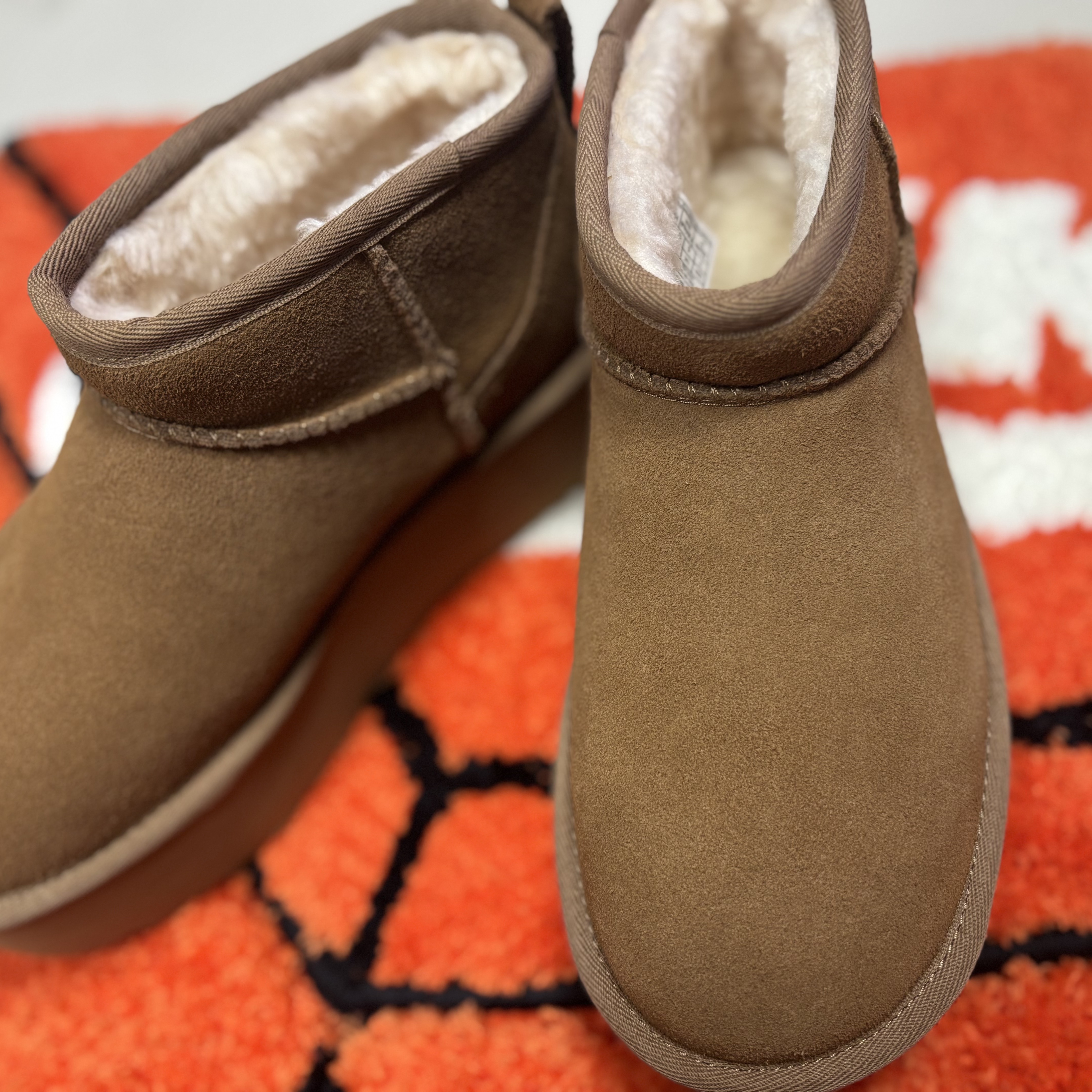 (W) UGG Classic Ultra Mini Platform Boots Chestnut 착용 스타일