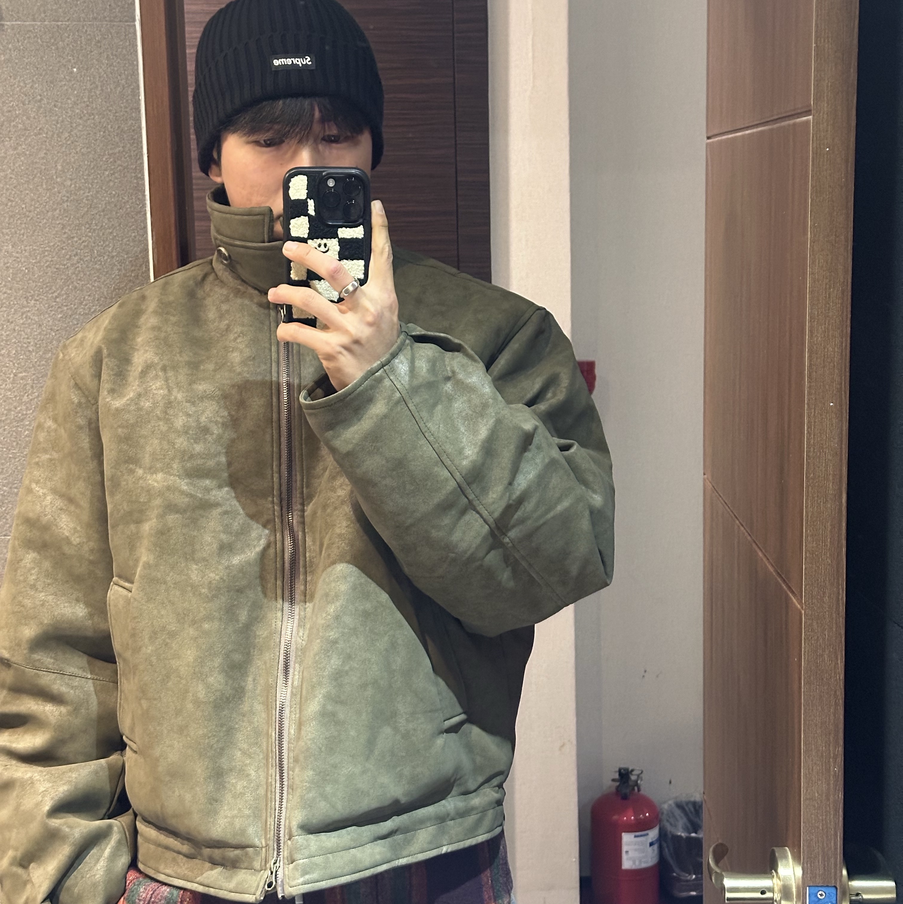 Supreme Overdyed Beanie Black, Salomon XT-6 Expanse Alloy Quiet Shade 착용 스타일 - 1