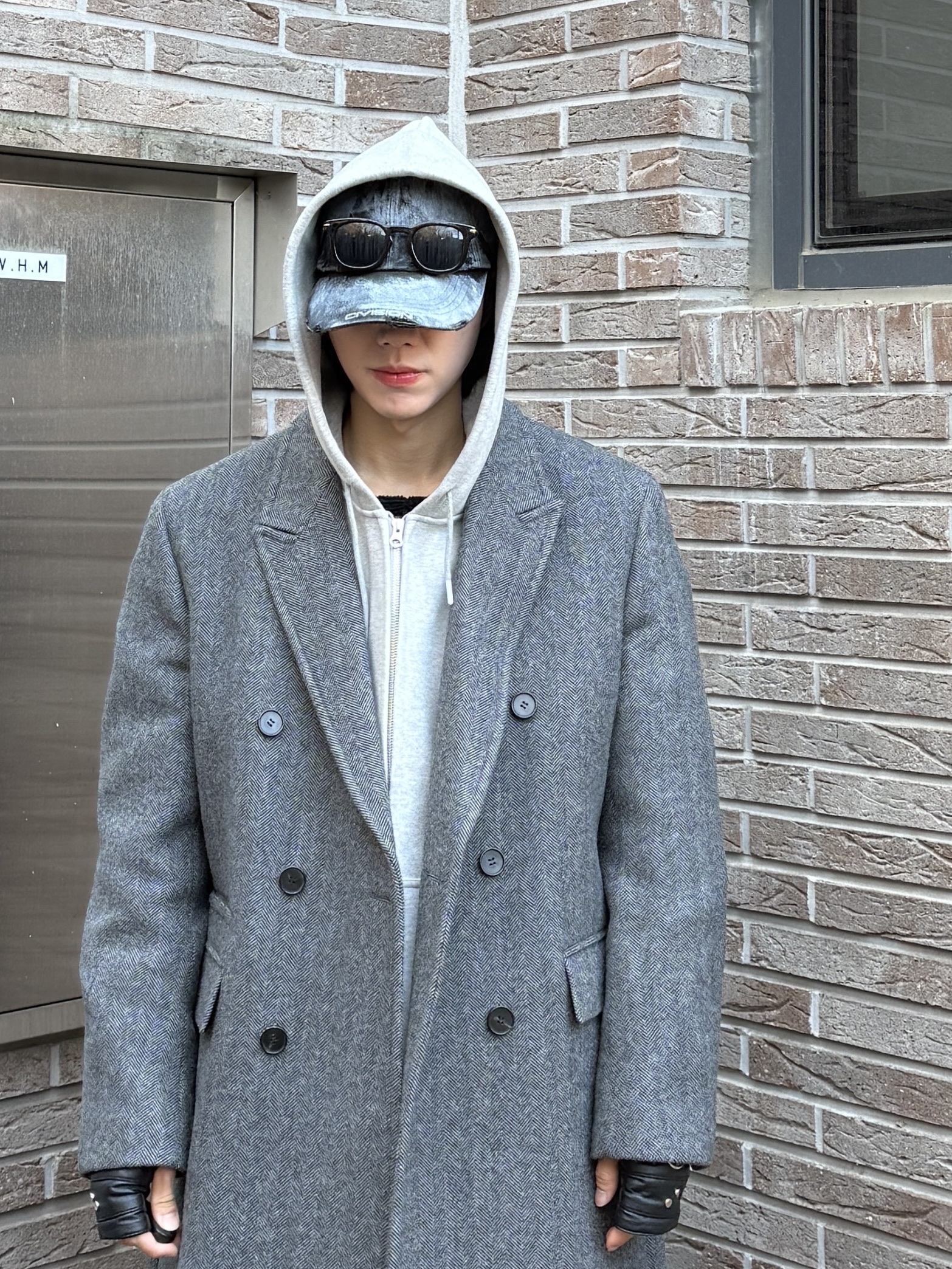 Balenciaga Basketball Sneakers Silver Black, MJD X KOIN SEOUL Wide Cargo Sweat Pants 착용 스타일 - 5