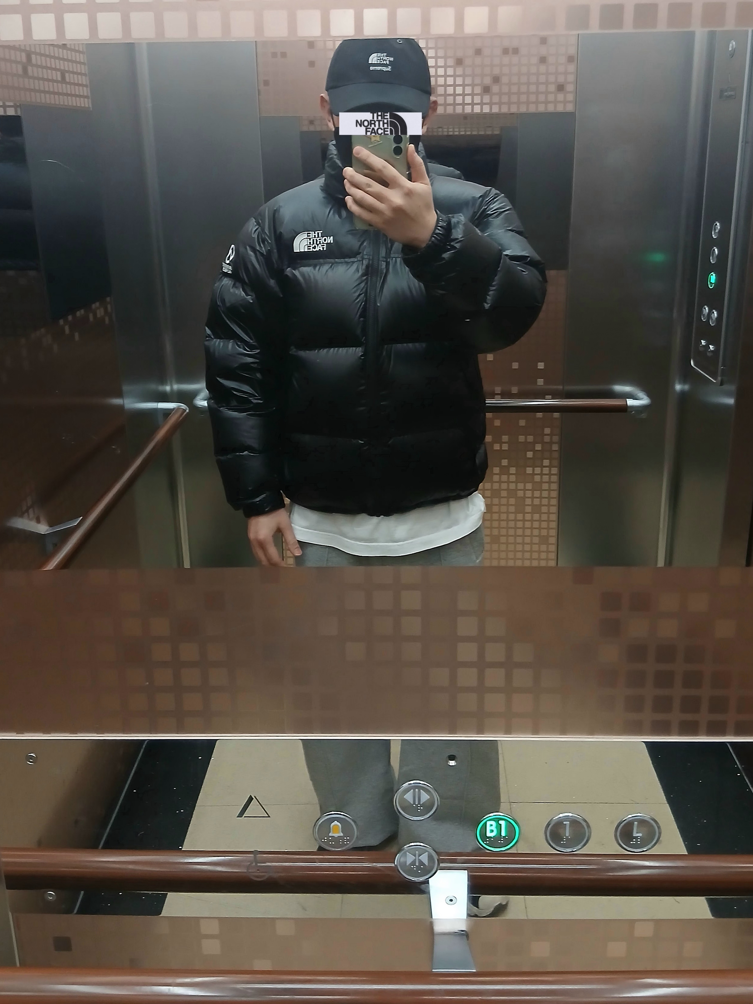 SATUR Teo Cotton Banding Sweatpants Melange Gray, The North Face Quantum Nuptse RDS Jacket Black 착용 스타일 - 2