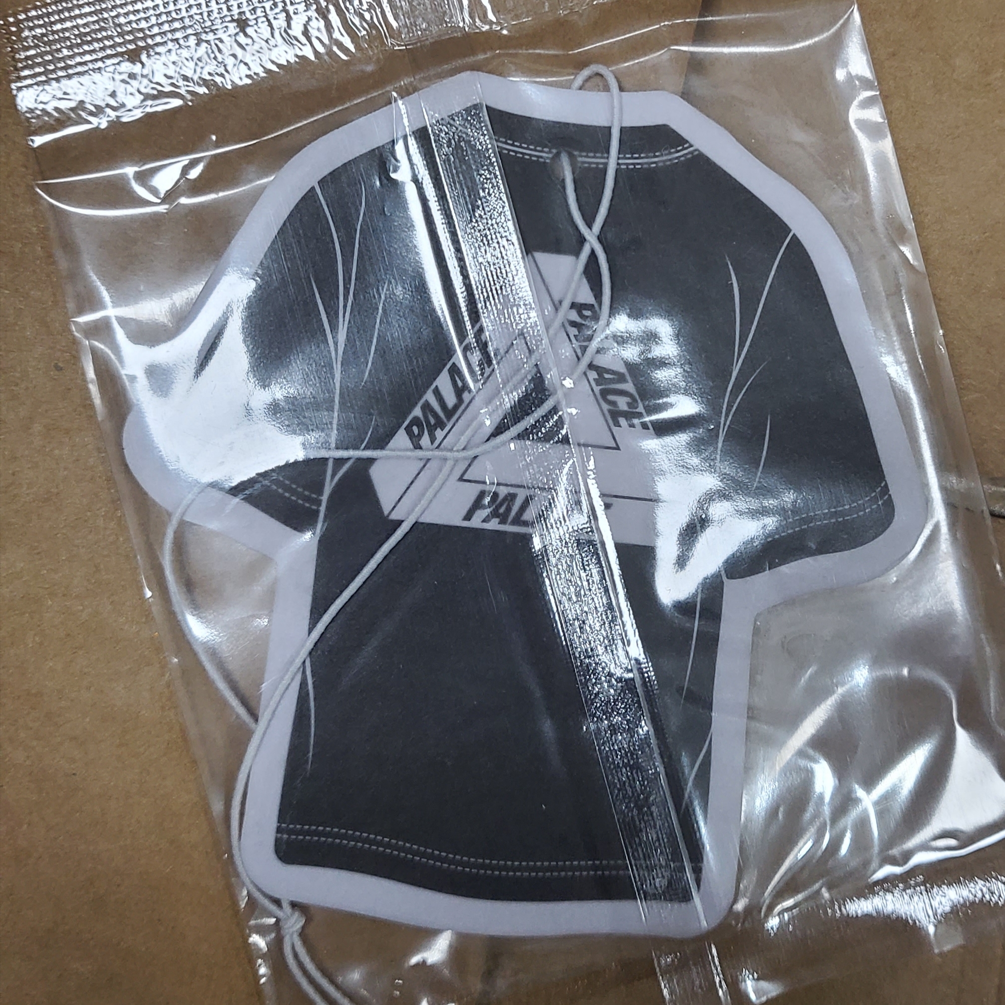 Palace Tri T-Shirt Air Fresheners Black White Yellow (Set of 3) - 25FW 착용 스타일