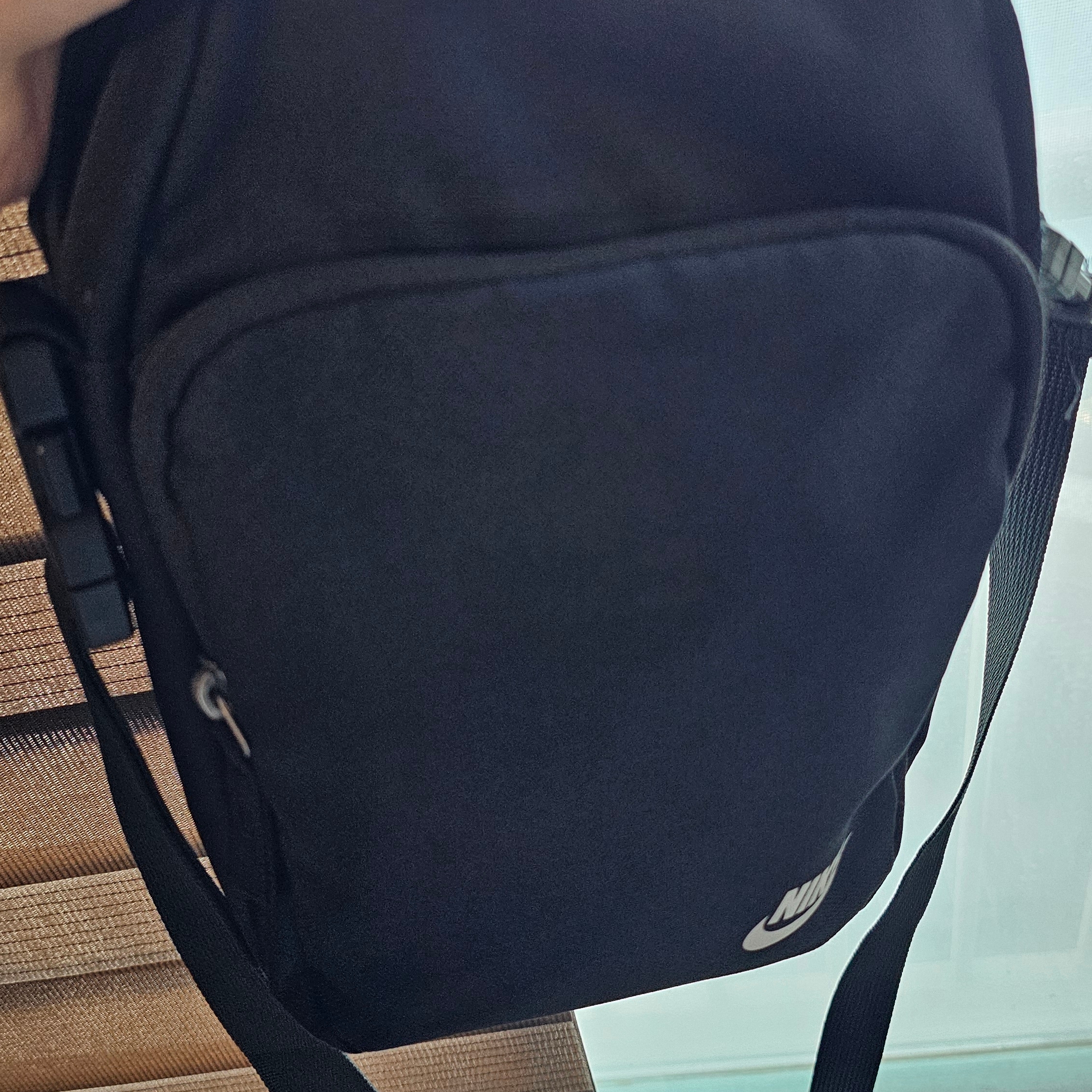 Nike Heritage Crossbody Bag 4L Black 착용 스타일