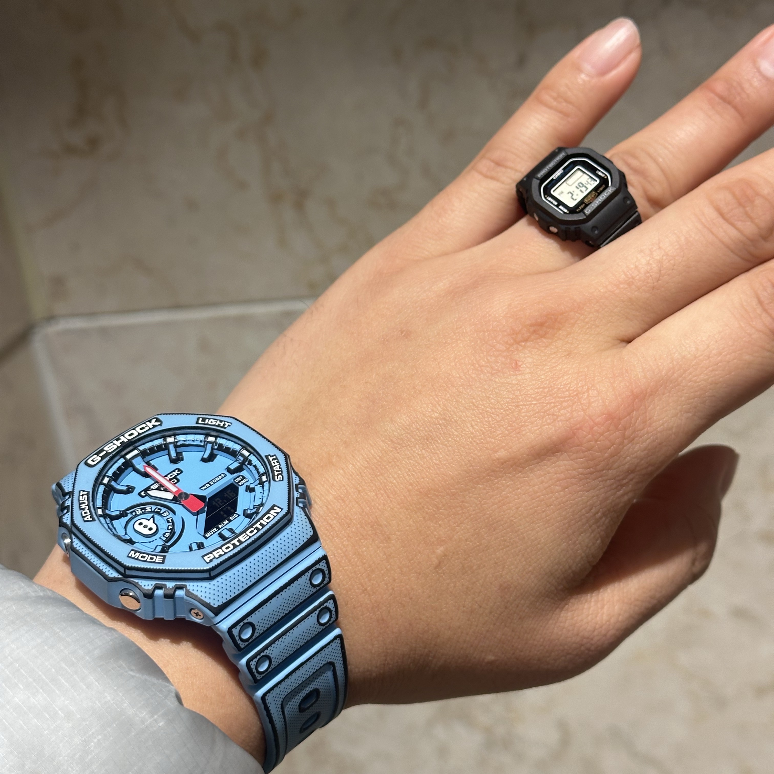 Casio G-Shock Nano DWN-5600-1, Casio G-Shock GA-2100MNG-2A 착용 스타일 - 1