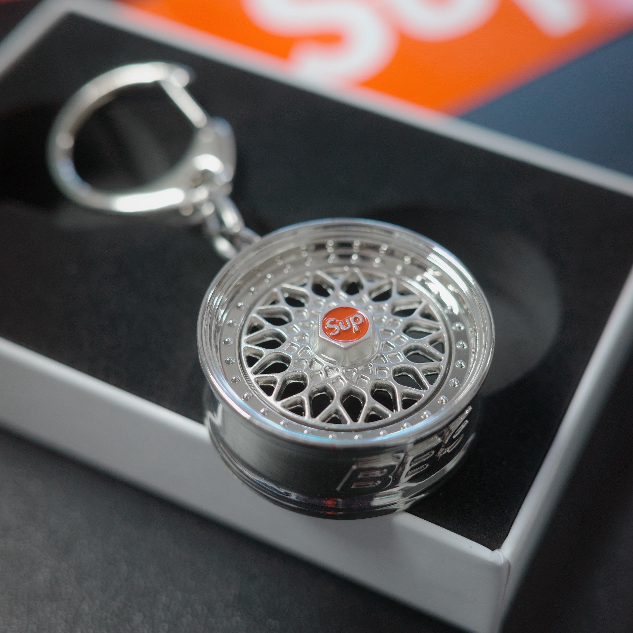Supreme x BBS RS Rim Keychain Chrome - 25FW 착용 스타일 - 1