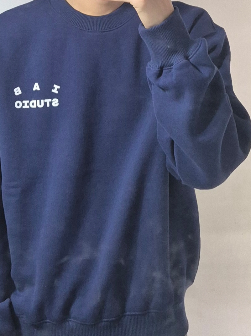 IAB Studio IAB Original Sweatshirt Navy 착용 스타일 - 4