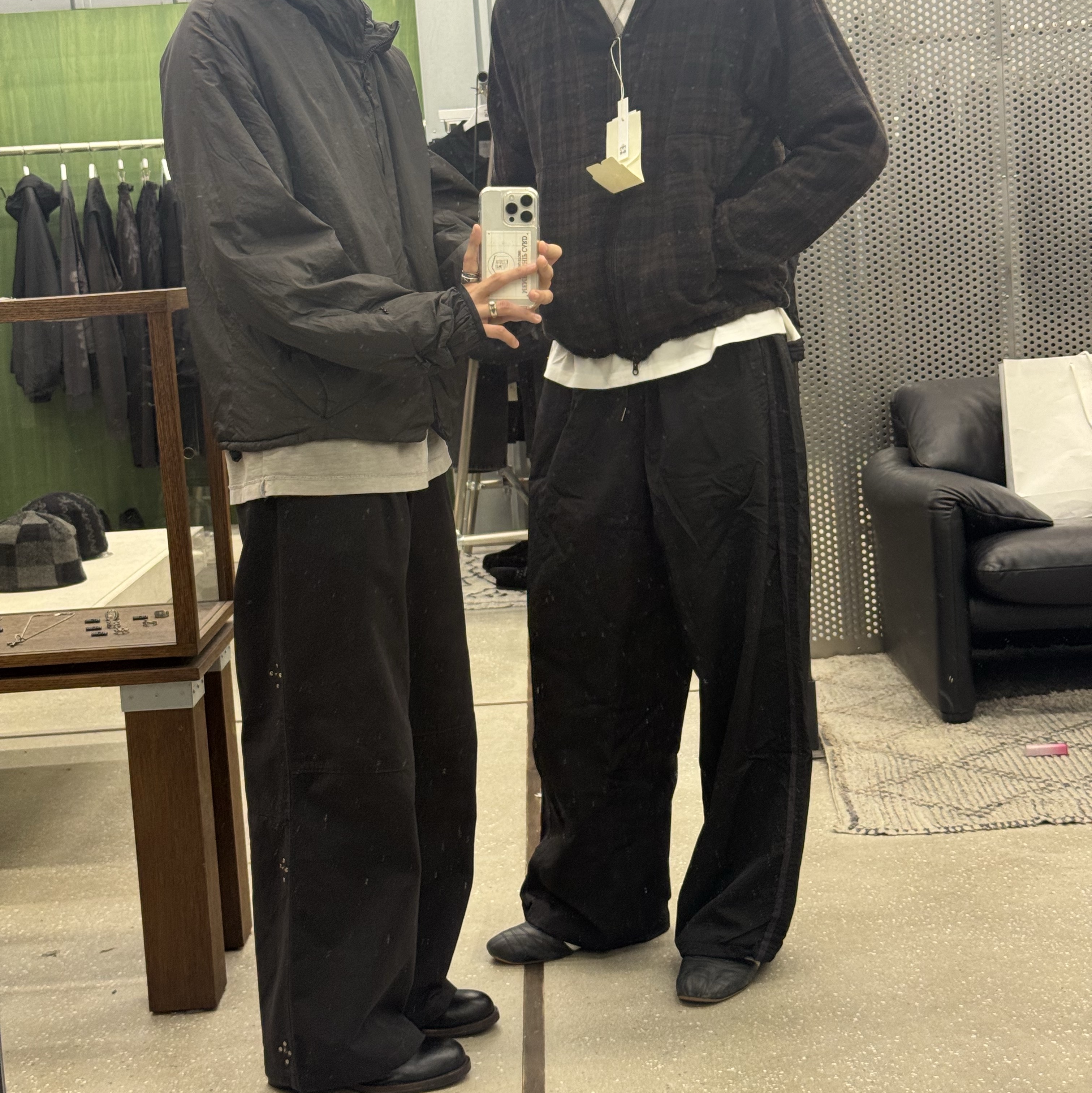 Polyteru Light Puffer Jacket 1.5v Mud 착용 스타일