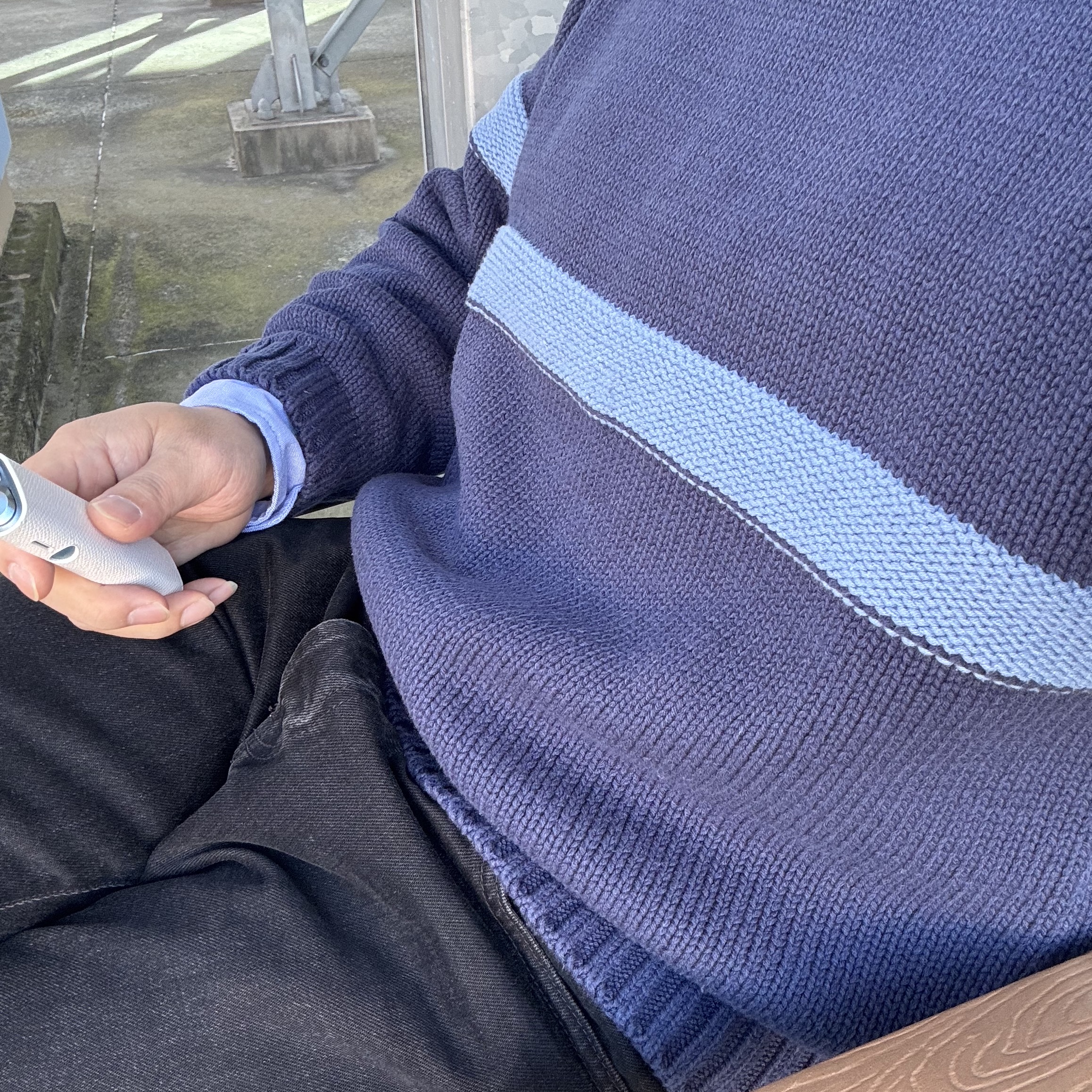 Supreme Tonal Applique Sweater Navy - 25SS 착용 스타일