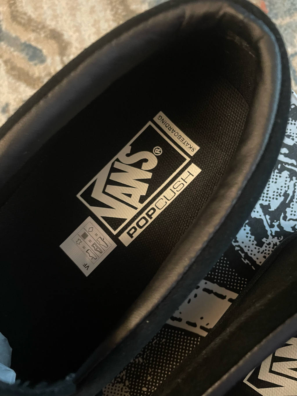 Vans Skate Loafer Suede Black 착용 스타일 - 2