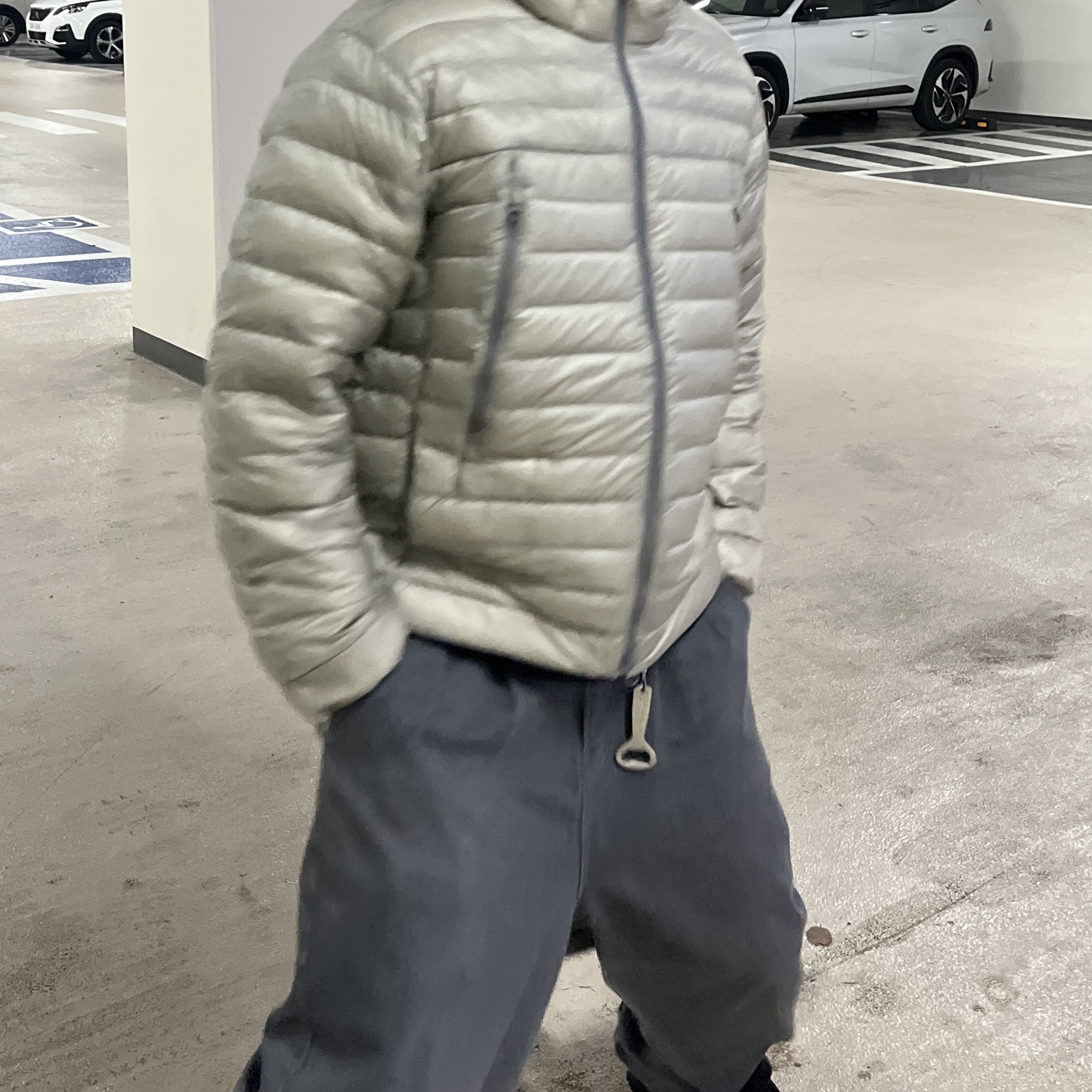 Musinsa Standard City Leisure Sheer Ripstop Hooded Light Down Jacket Light Grey 착용 스타일