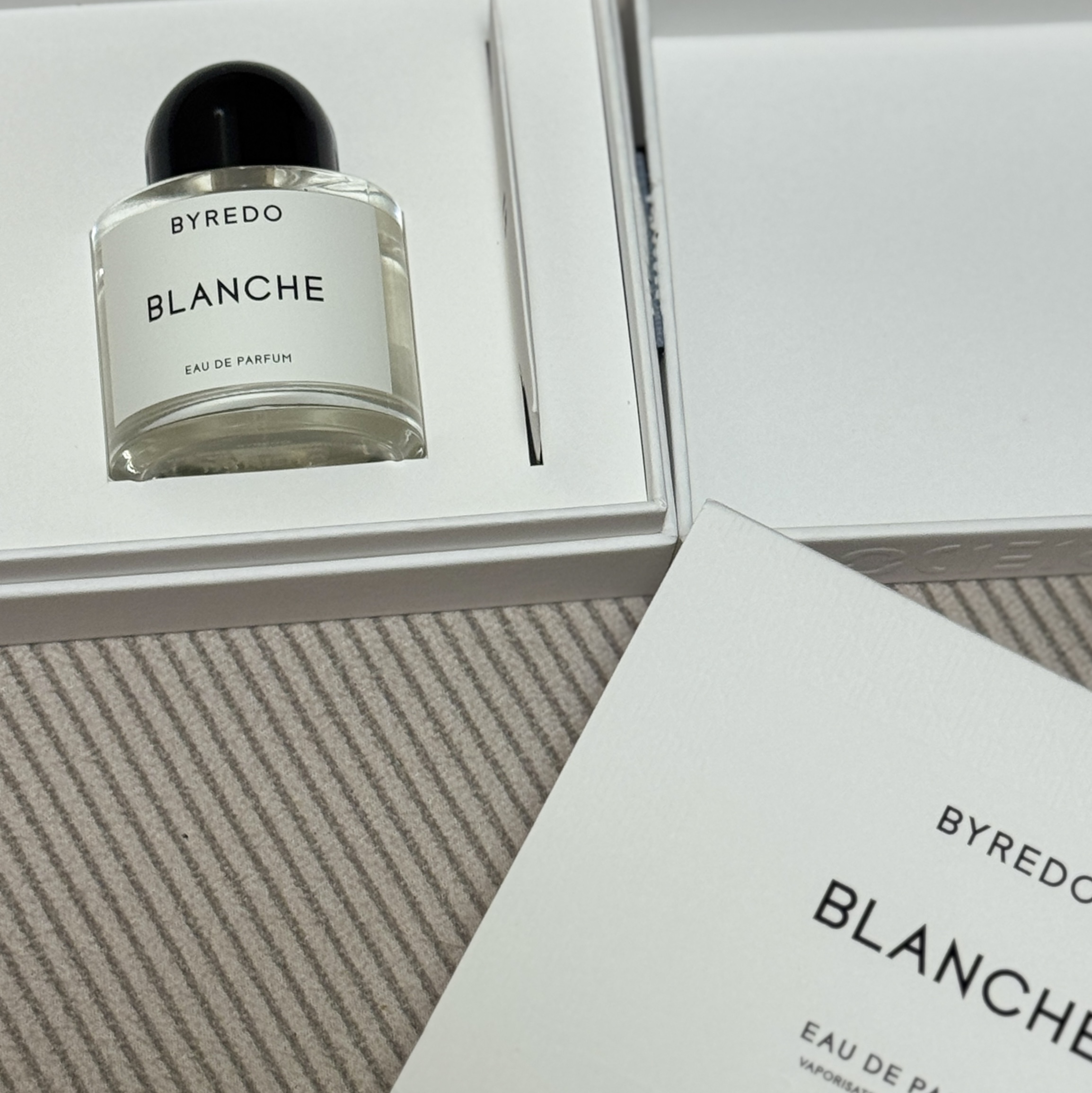 Byredo Blanche Eau De Parfum 50ml 착용 스타일 - 2