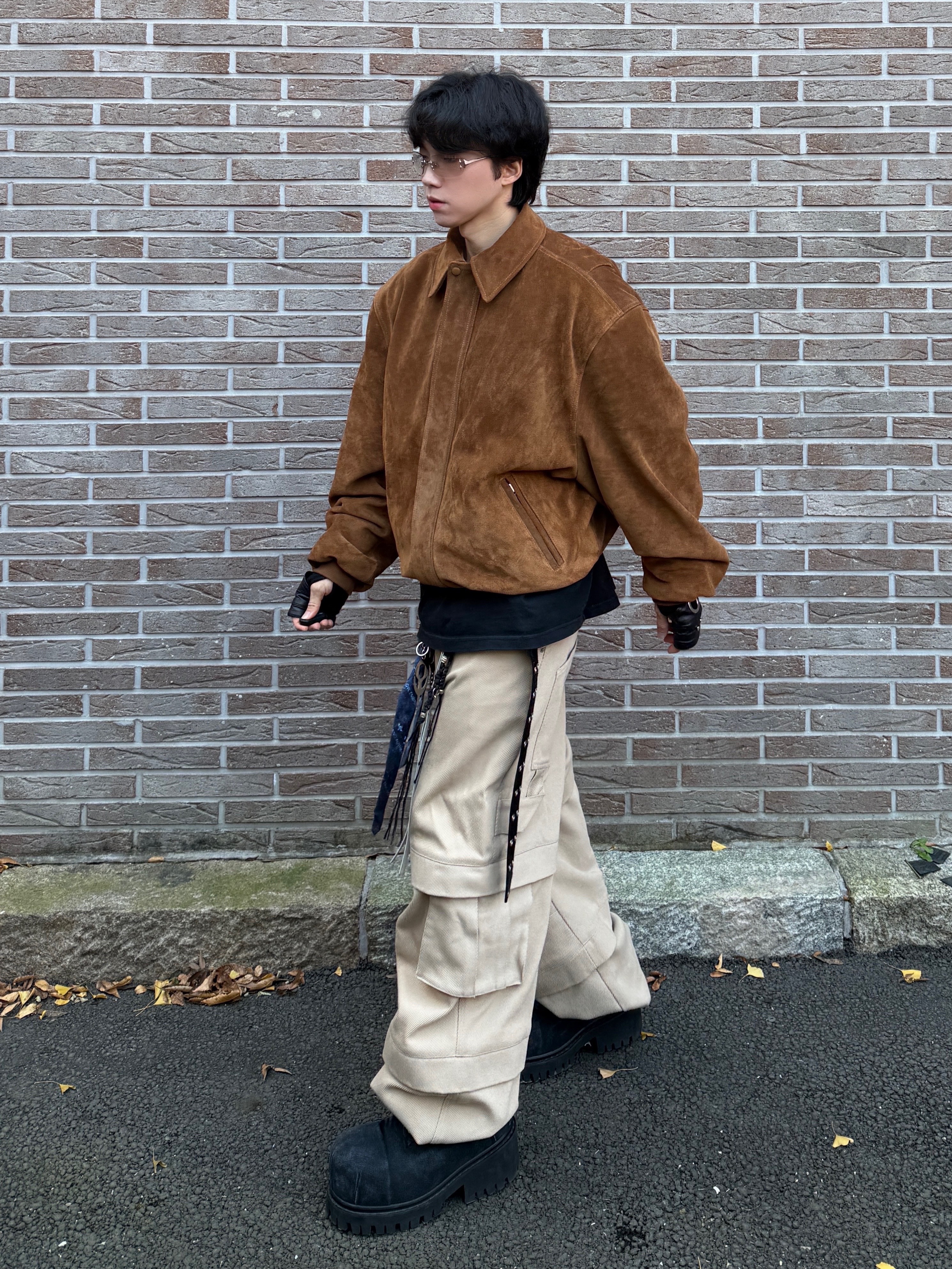 Kamien Titan Baggy Pants Beige, Balenciaga Stomper Bootie Black 착용 스타일 - 2
