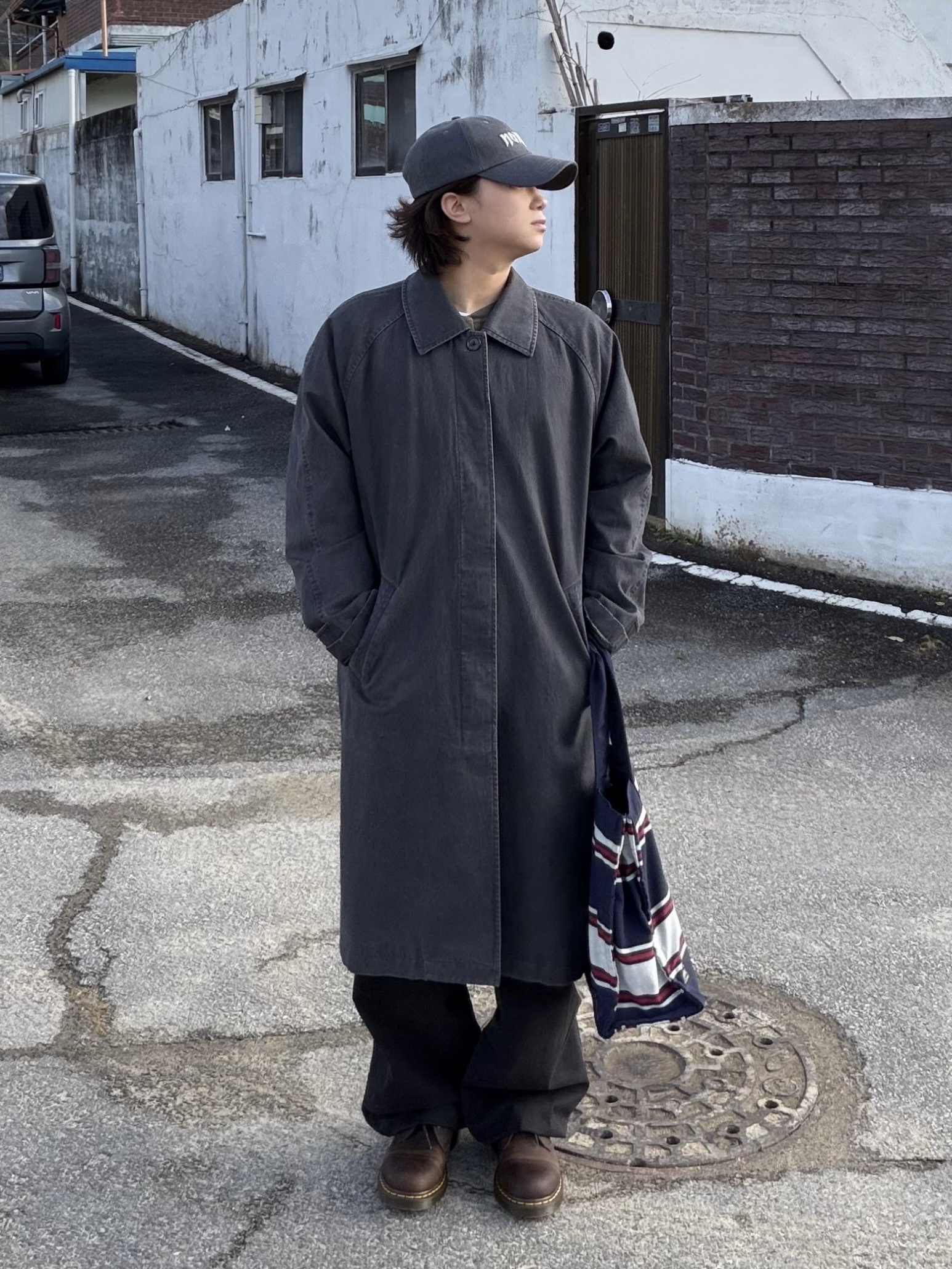 Dr. Martens 1461 Crazy Horse Dark Brown 착용 스타일 - 1