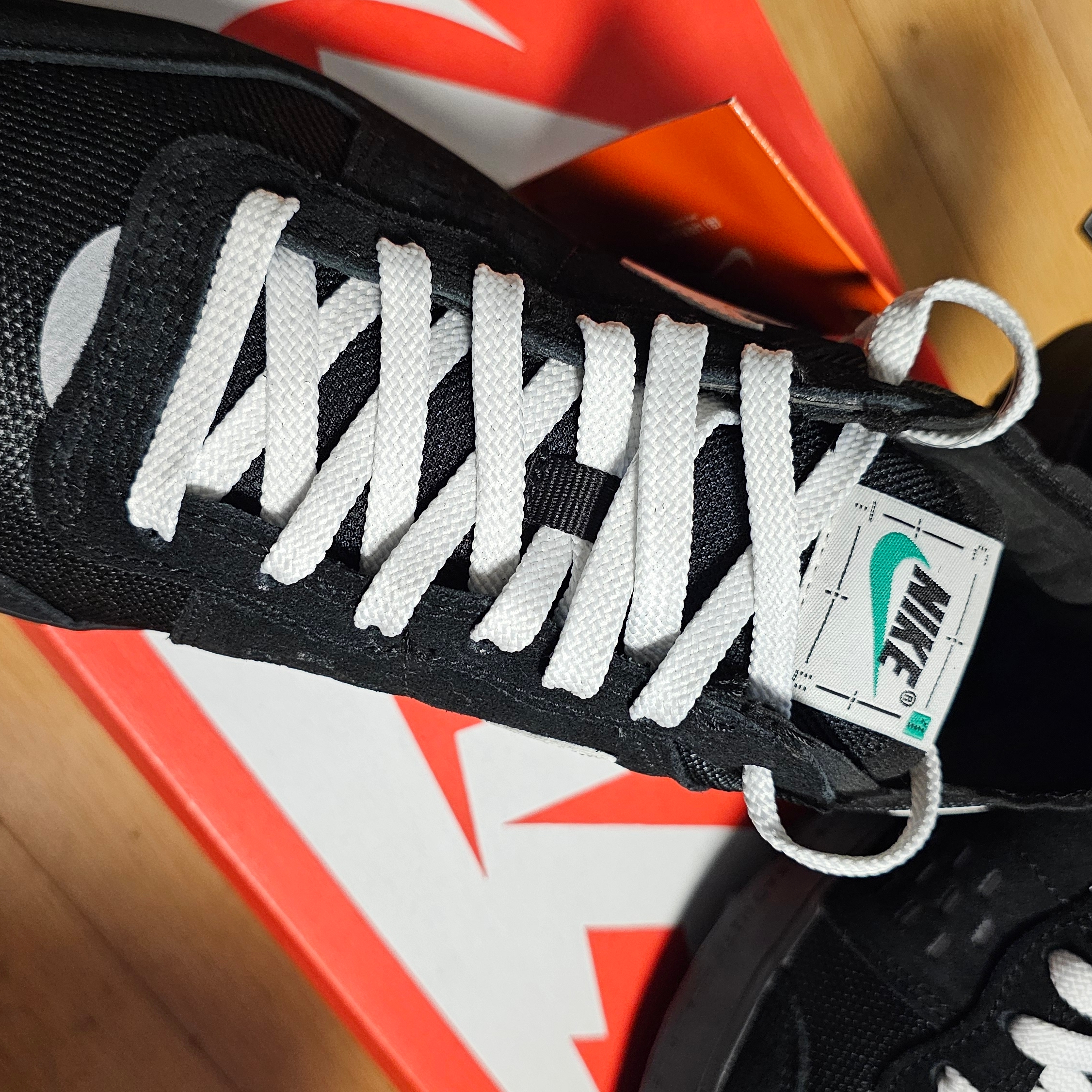 Nike C1TY Black Stadium Green 착용 스타일