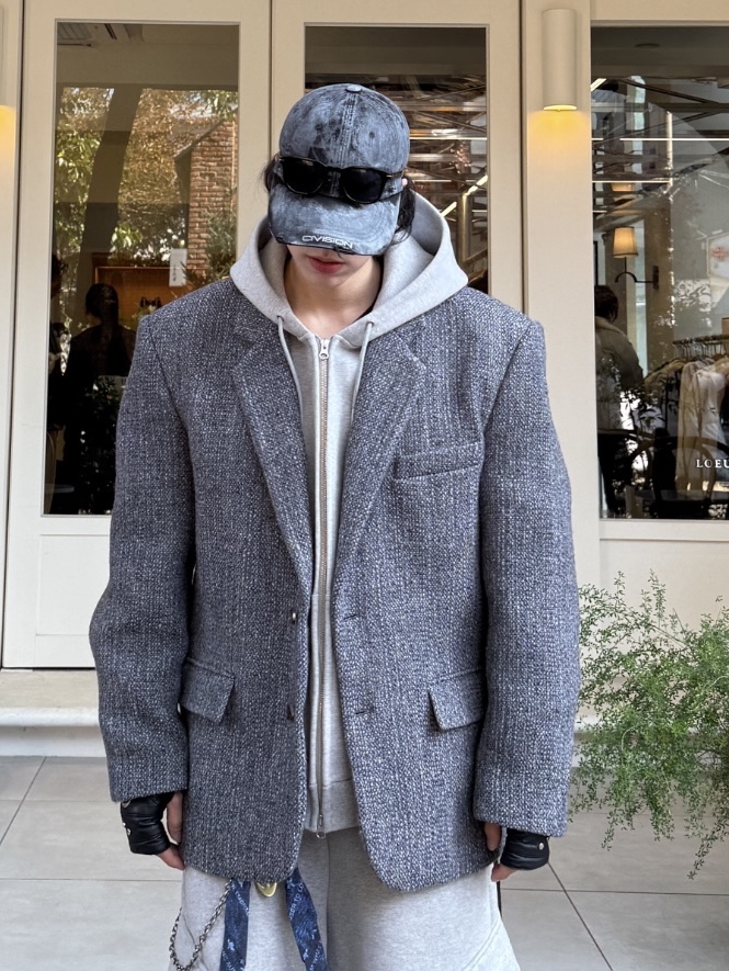 Balenciaga Basketball Sneakers Silver Black, MJD X KOIN SEOUL Wide Cargo Sweat Pants 착용 스타일 - 3