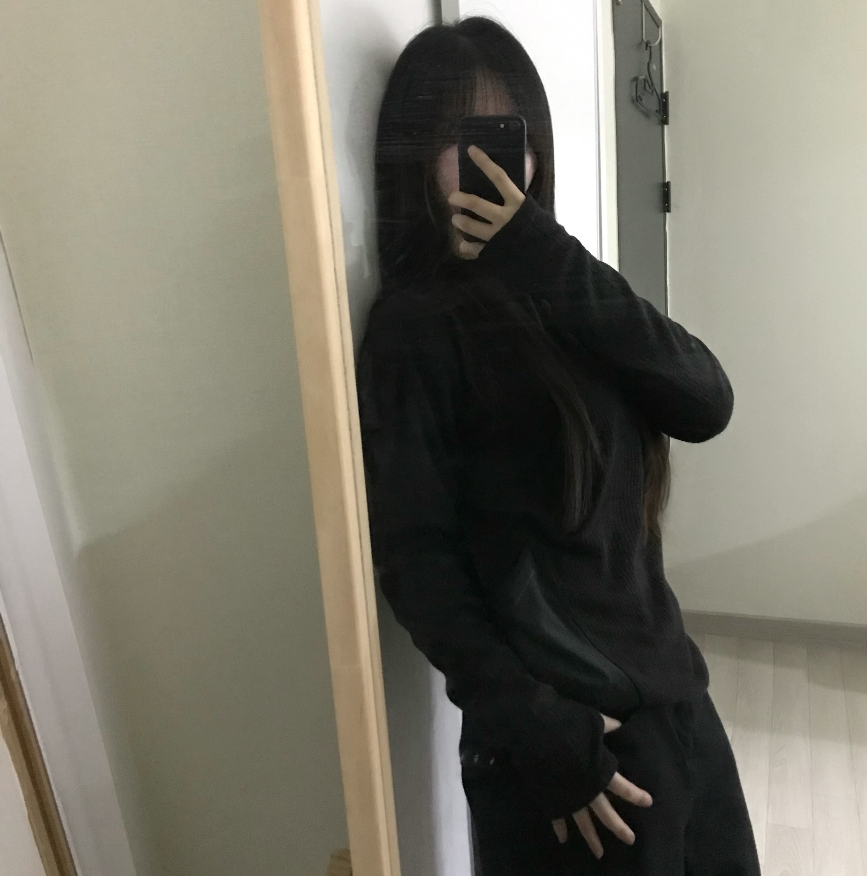 Sansan Gear Ribbed Long Sleeves Black 착용 스타일