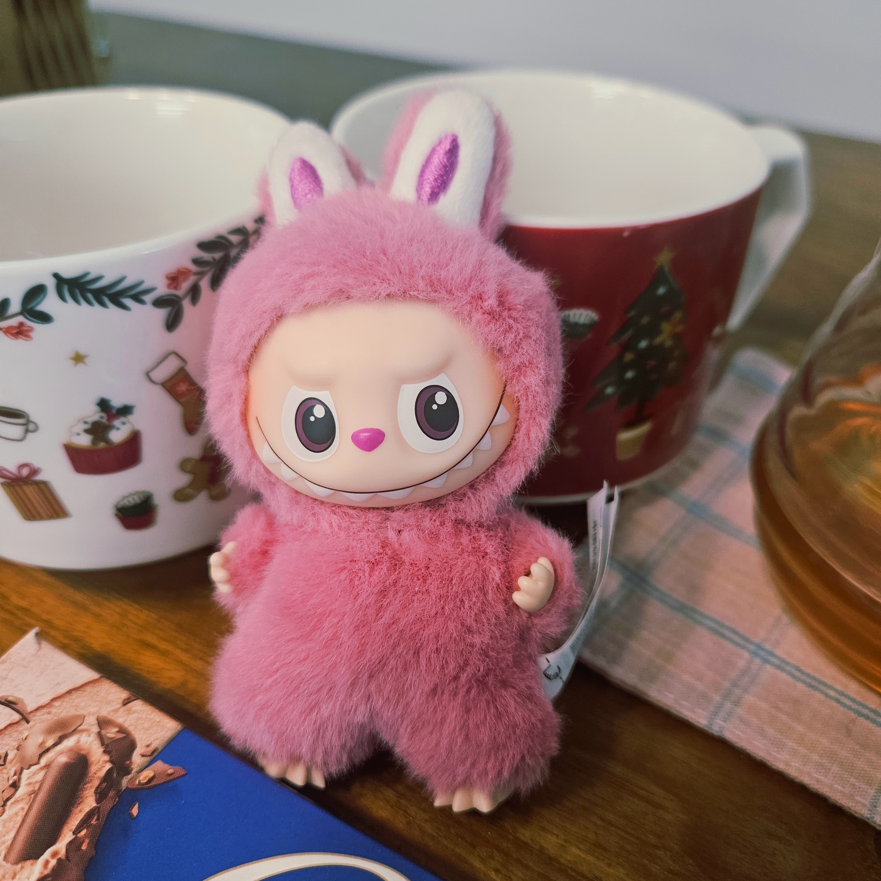 Pop Mart Labubu The Monsters Pin For Love Series Vinyl Plush Pendant (N-Z) Q (Opened Case), Pop Mart Labubu The Monsters Pin For Love Series Vinyl Plush Pendant (N-Z) Y (Opened Case) 착용 스타일 - 4