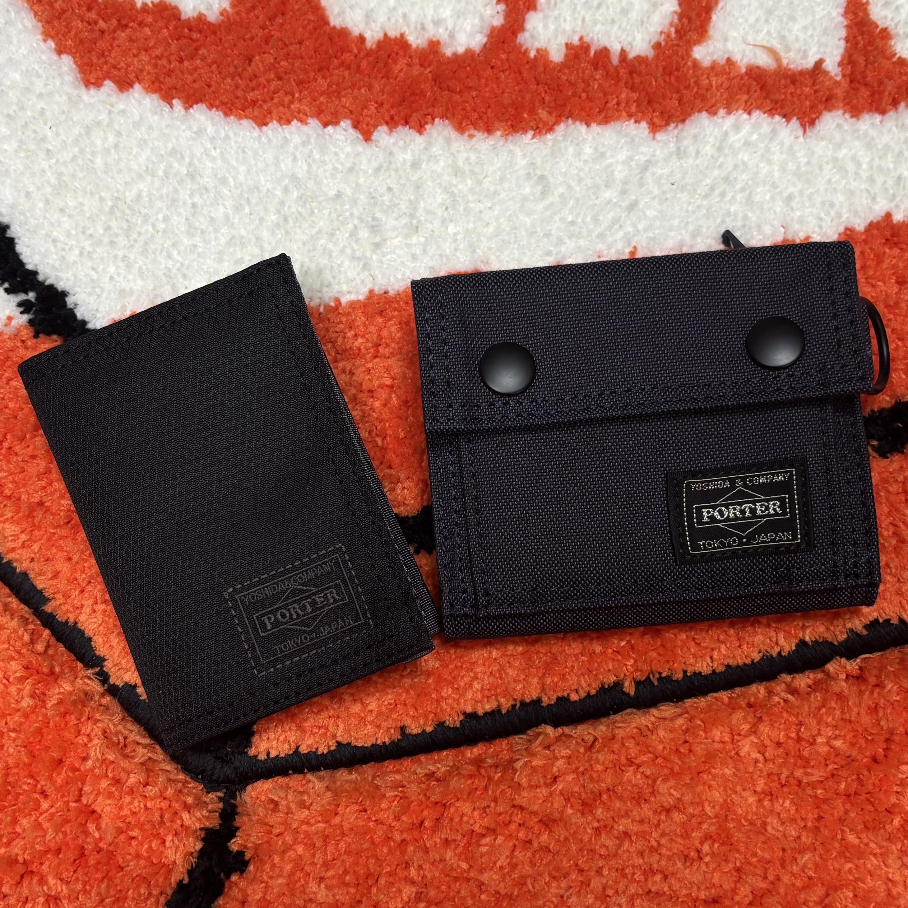 Porter Dill Pass Case Black 착용 스타일