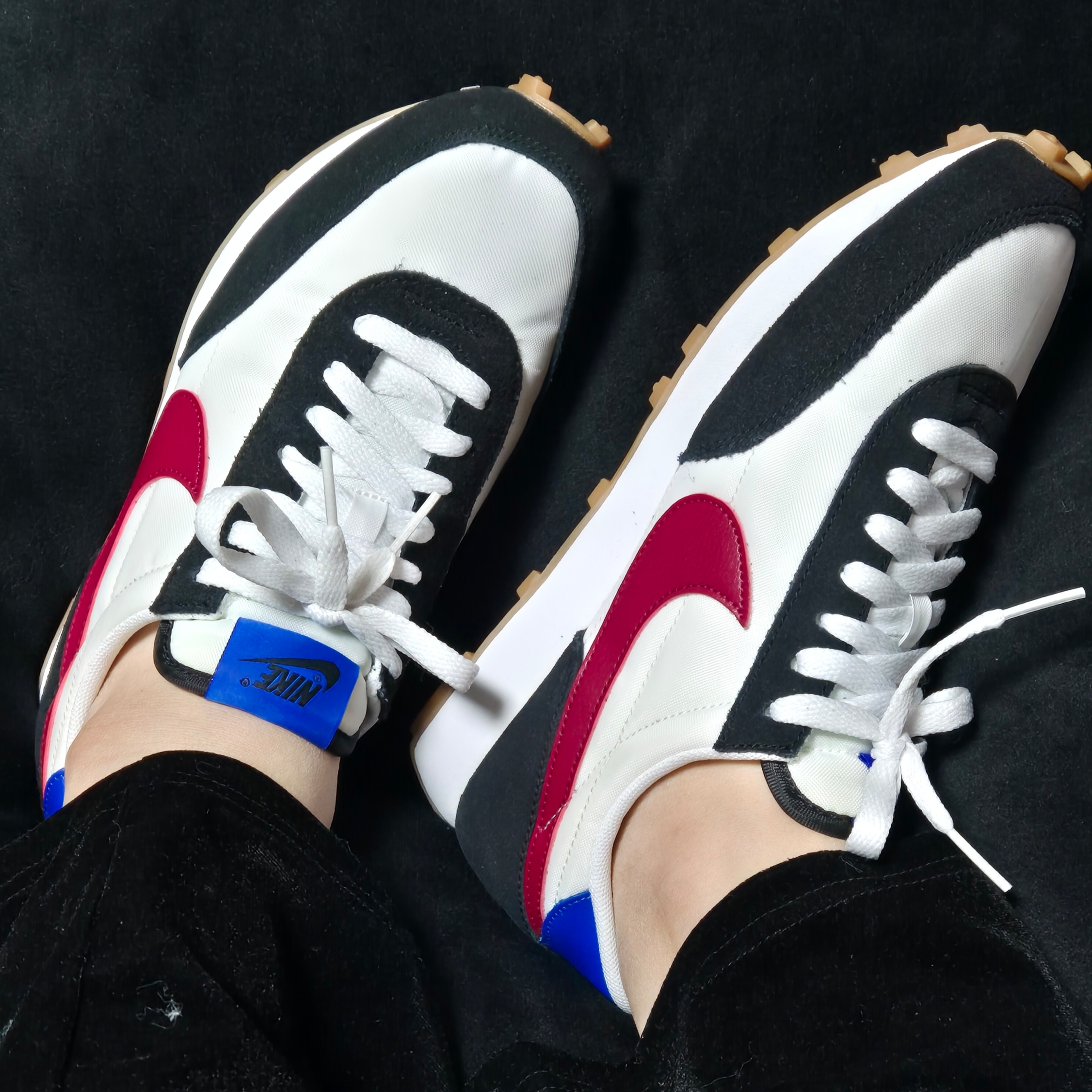 (W) Nike Daybreak White Noble Red 착용 스타일