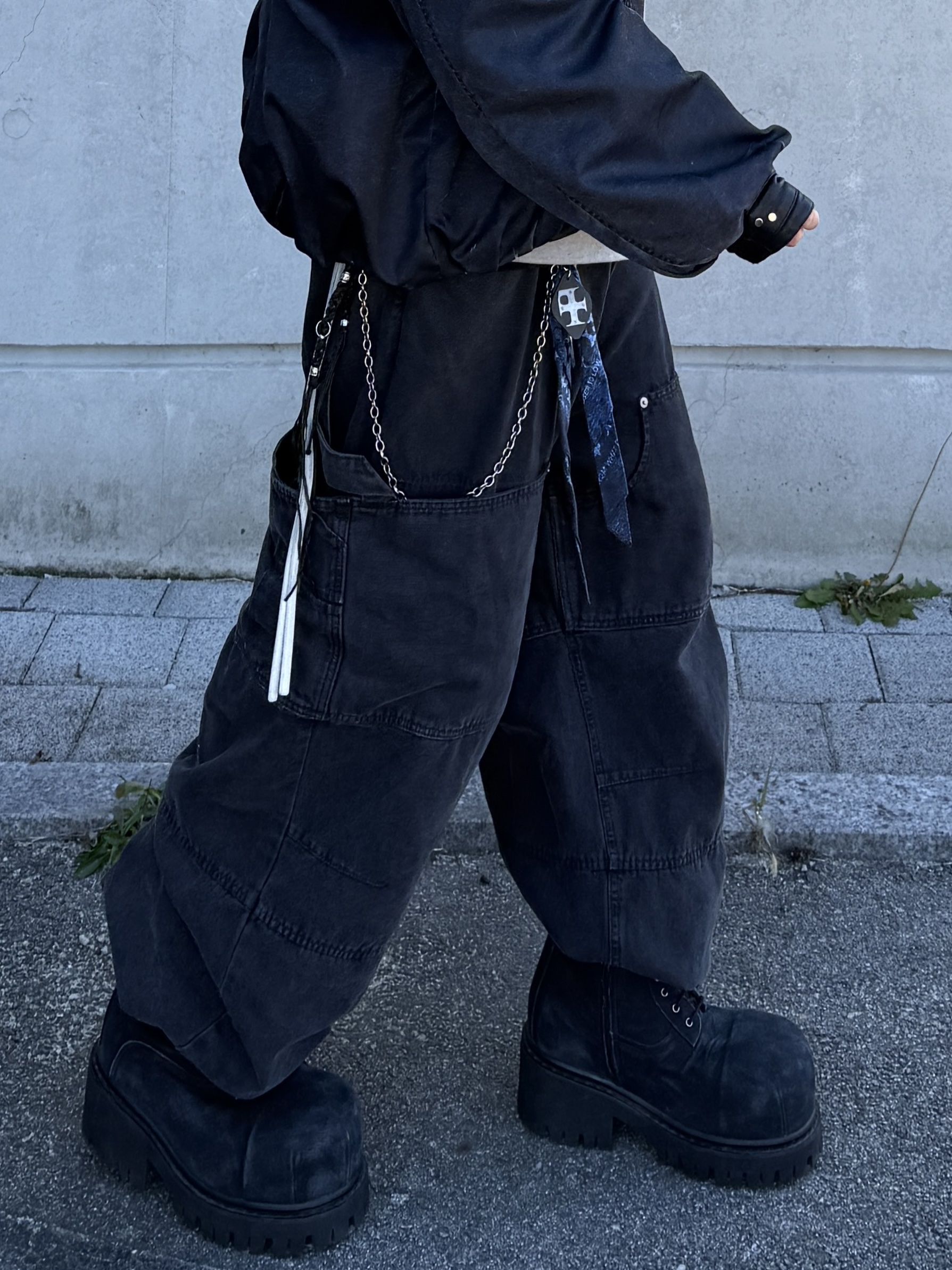 Nonnod Double knee cover pants Vintage black, Balenciaga Stomper Bootie Black 착용 스타일 - 4