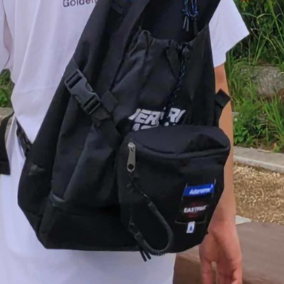 Ader Error x Eastpak Up-Down Sling Black 착용 스타일