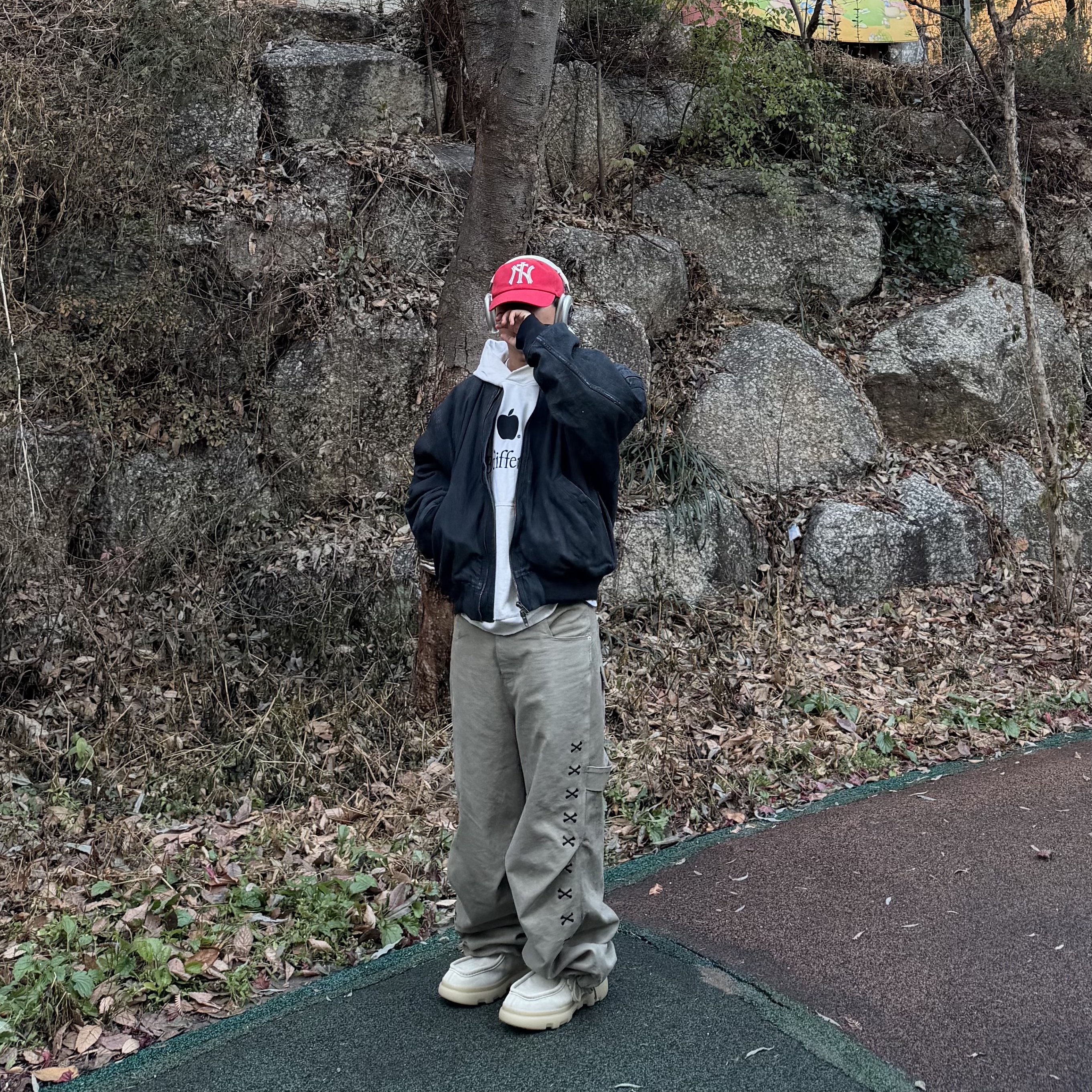 ETCE Ny Cross Washed Cap Red, [KREAM 단독] Kamien X Aoiro 247 Work Pants 착용 스타일 - 7