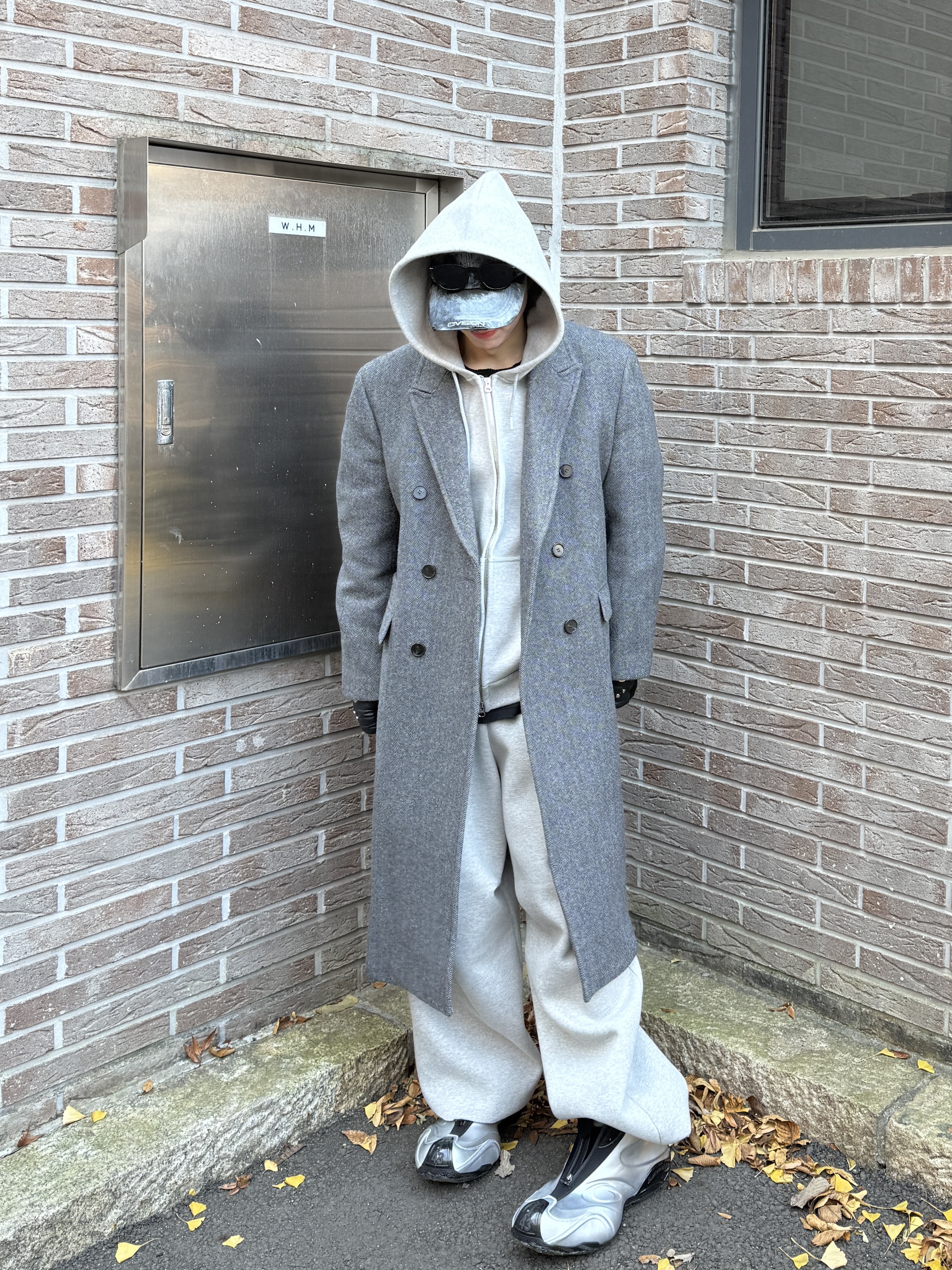 Balenciaga Basketball Sneakers Silver Black, MJD X KOIN SEOUL Wide Cargo Sweat Pants 착용 스타일 - 4
