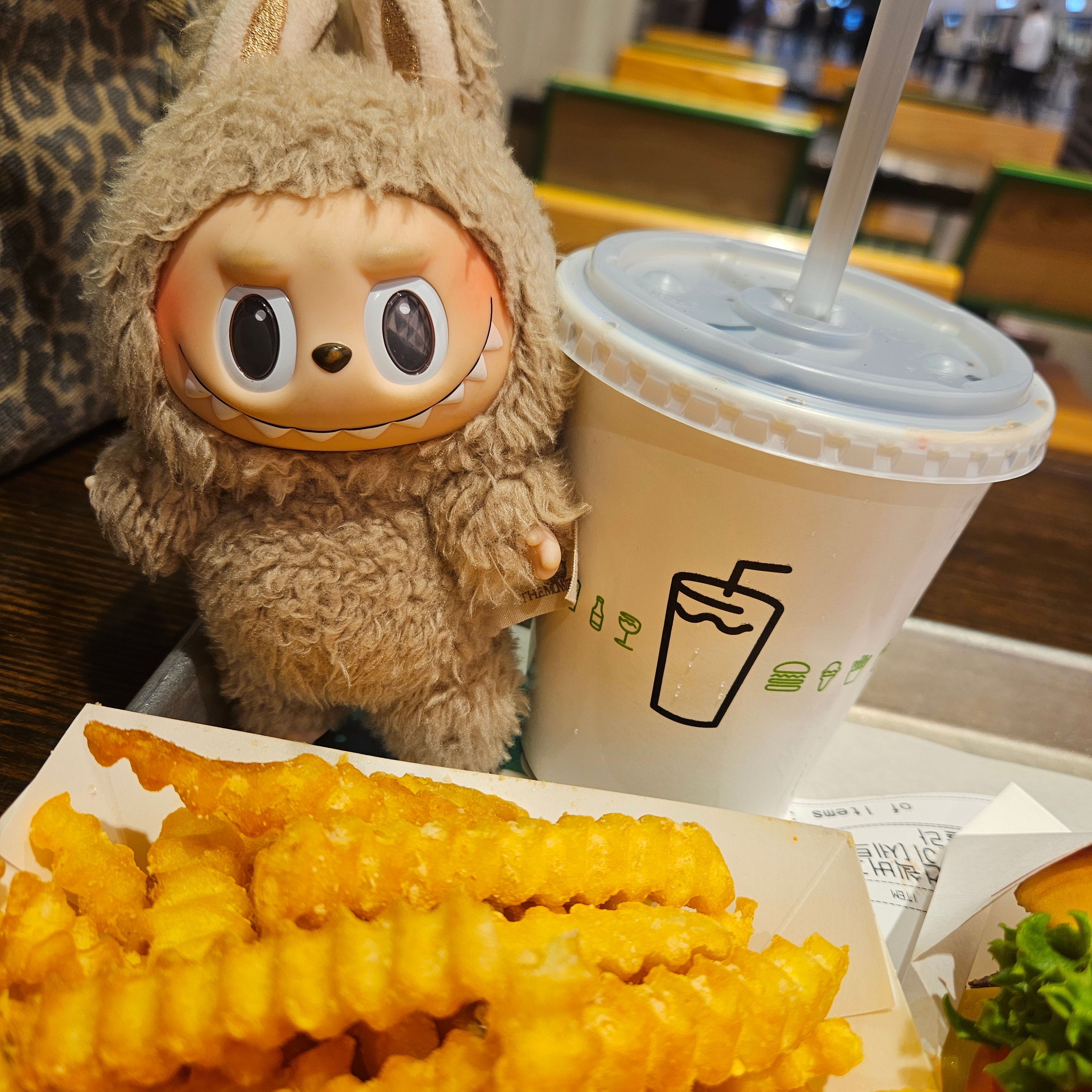 Pop Mart Labubu The Monsters Labubu Tasty Macarons Series Toffe Keyring (Opened Case) 착용 스타일 - 1