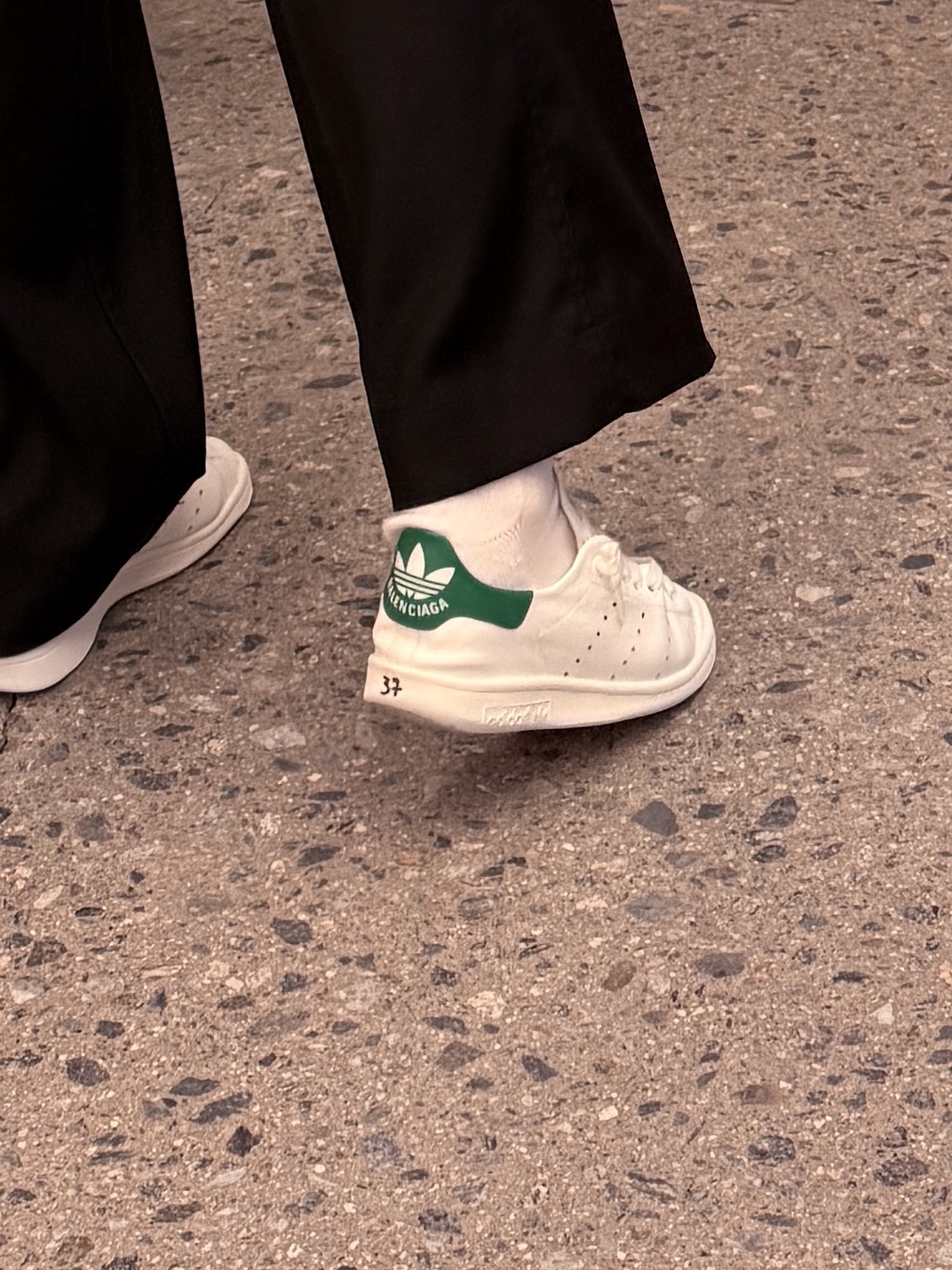 Carhartt WIP x IAB Studio OG Detroit Jacket Milky Blue, (W) Balenciaga x Adidas Stan Smith Core White Green 착용 스타일 - 4